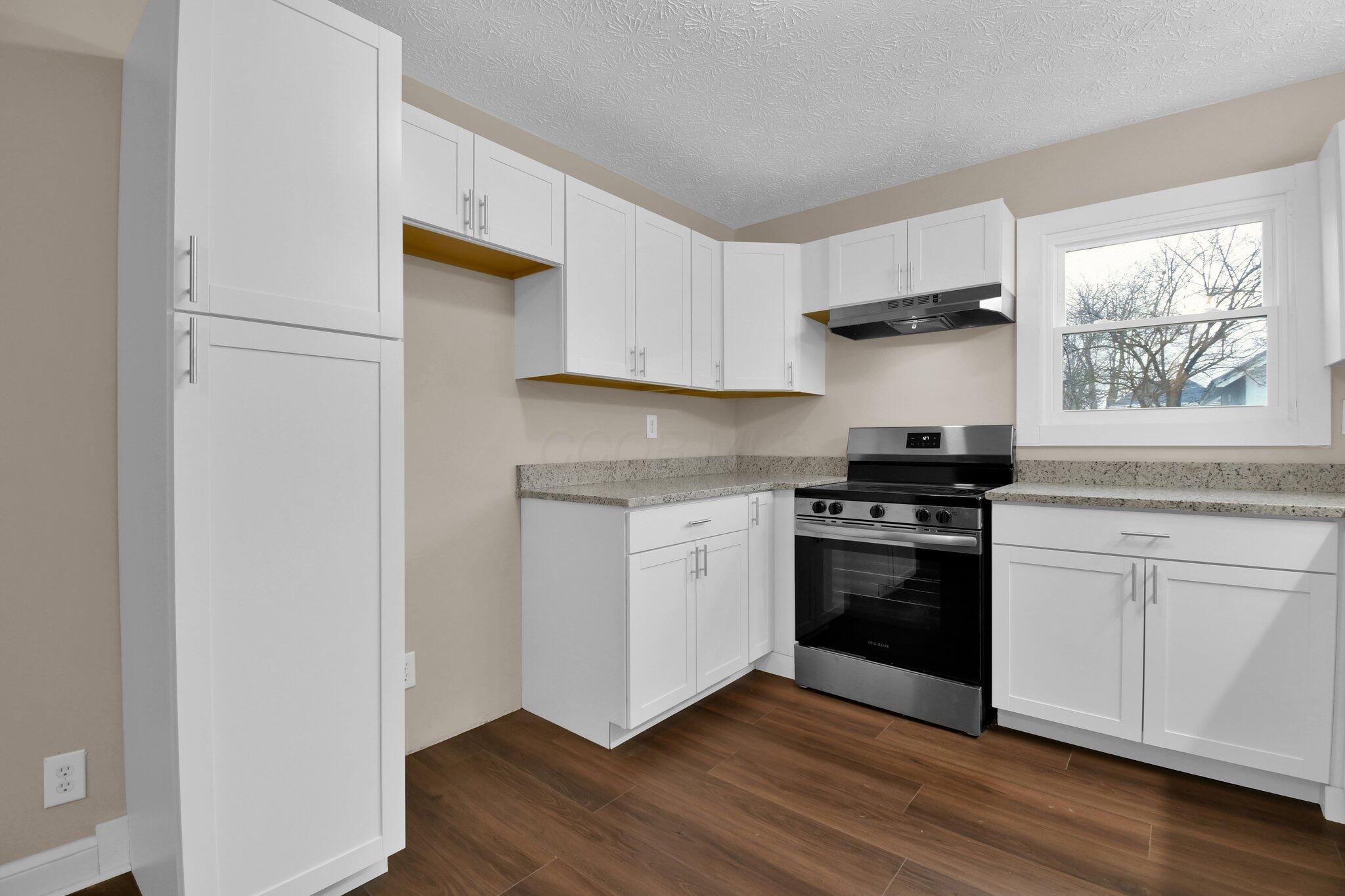 216 Coshocton Avenue Property Photo 8