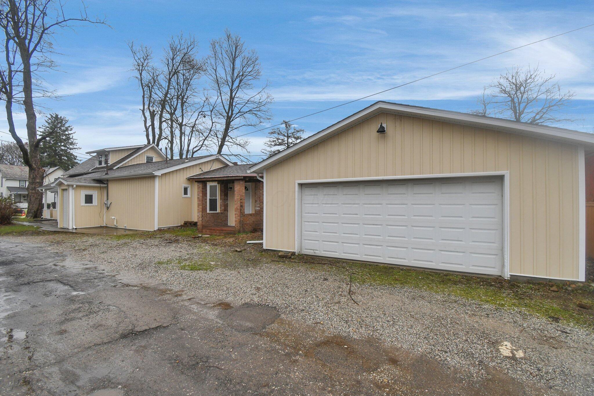 216 Coshocton Avenue Property Photo 23