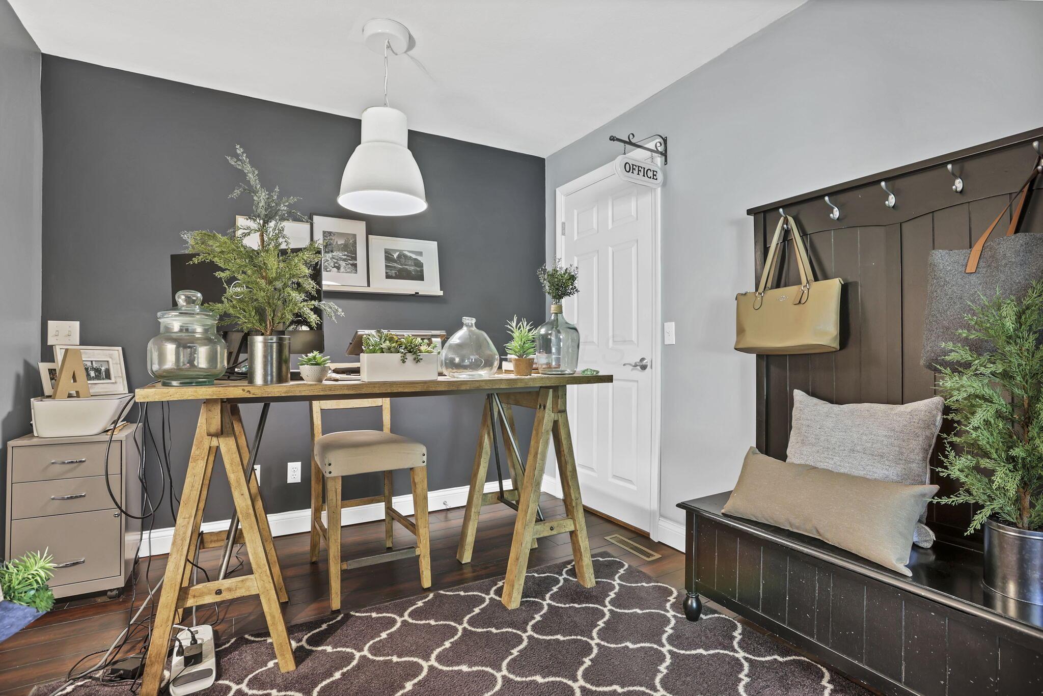564 National Road Se Property Photo 21