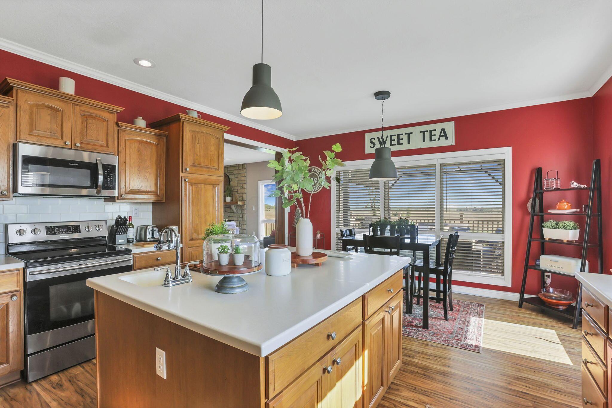 564 National Road Se Property Photo 27
