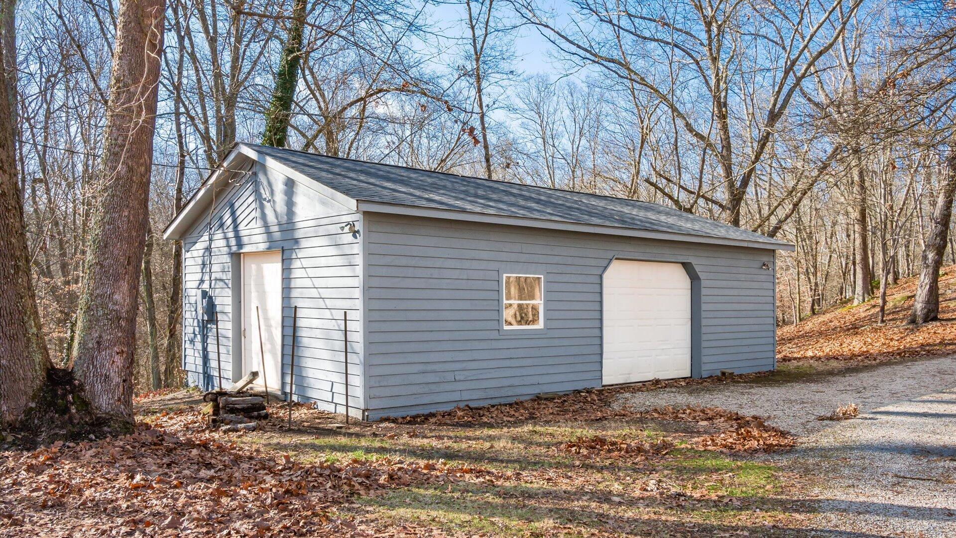 18988 Claypool Road Property Photo 45