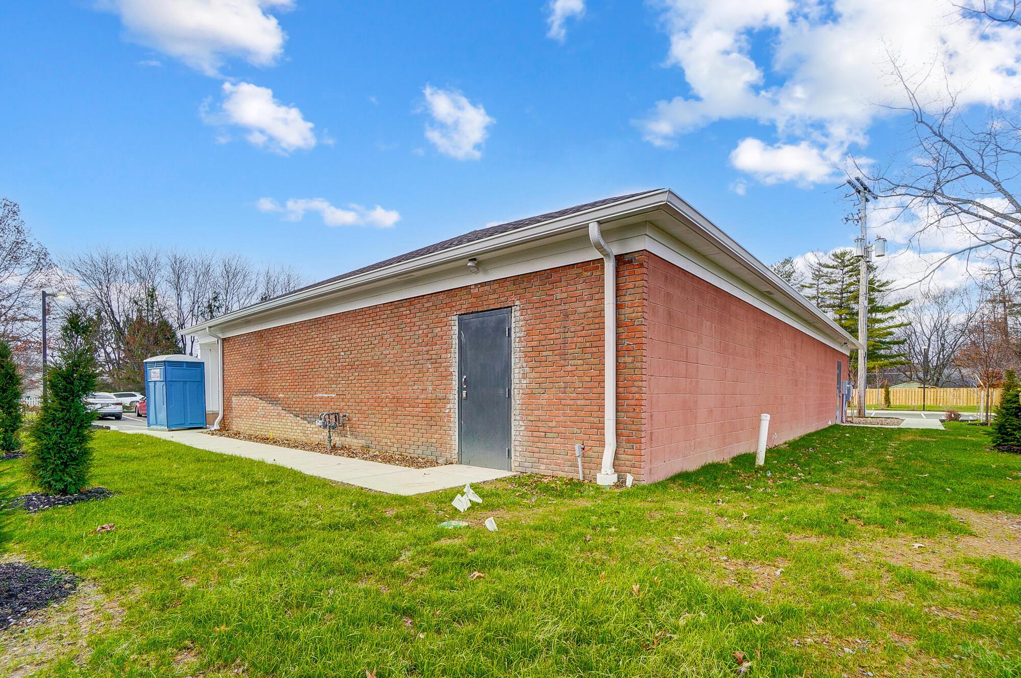 1310 E Walnut Street Property Photo 11