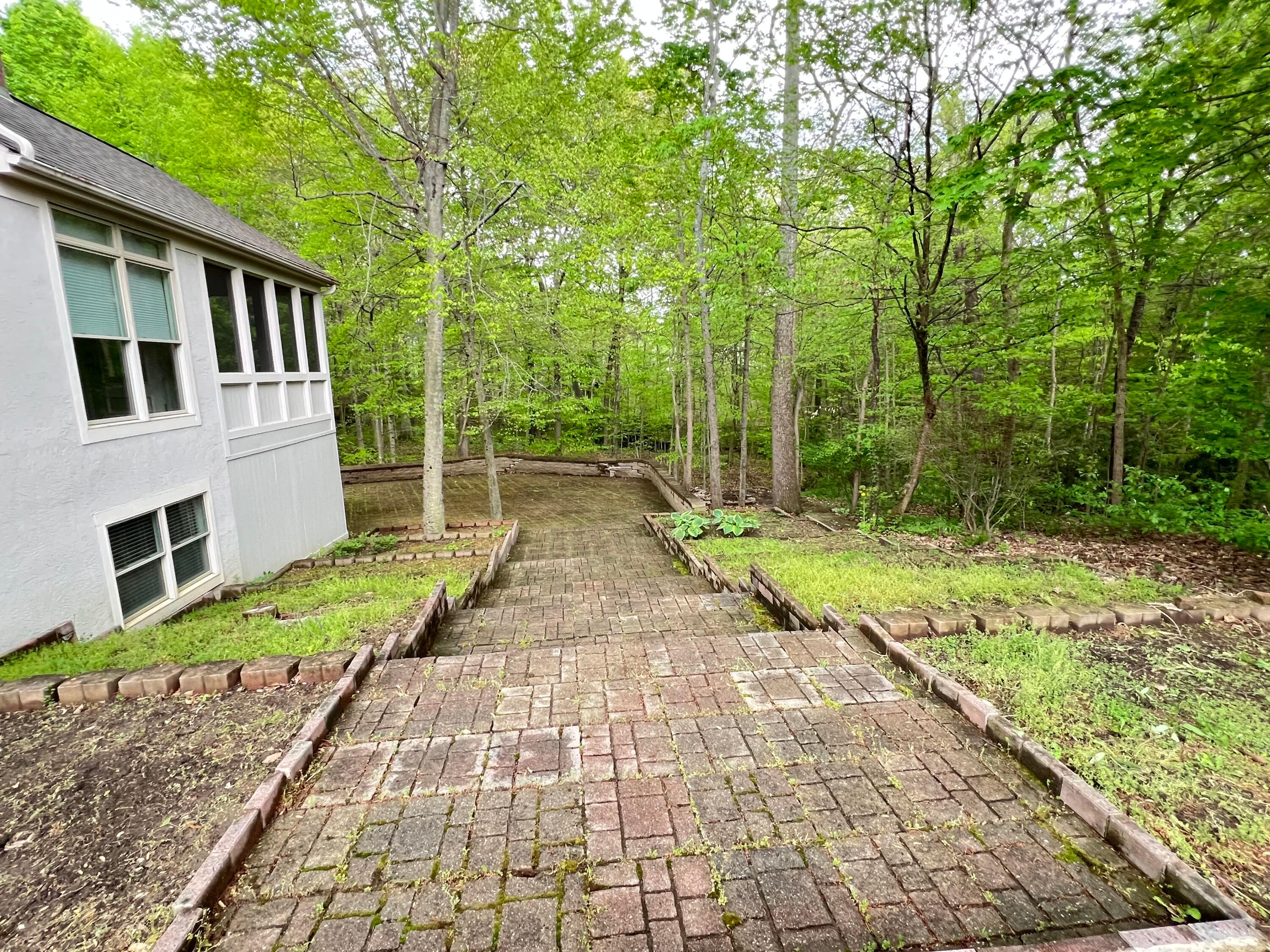 5194 Augusta Drive Property Photo 3