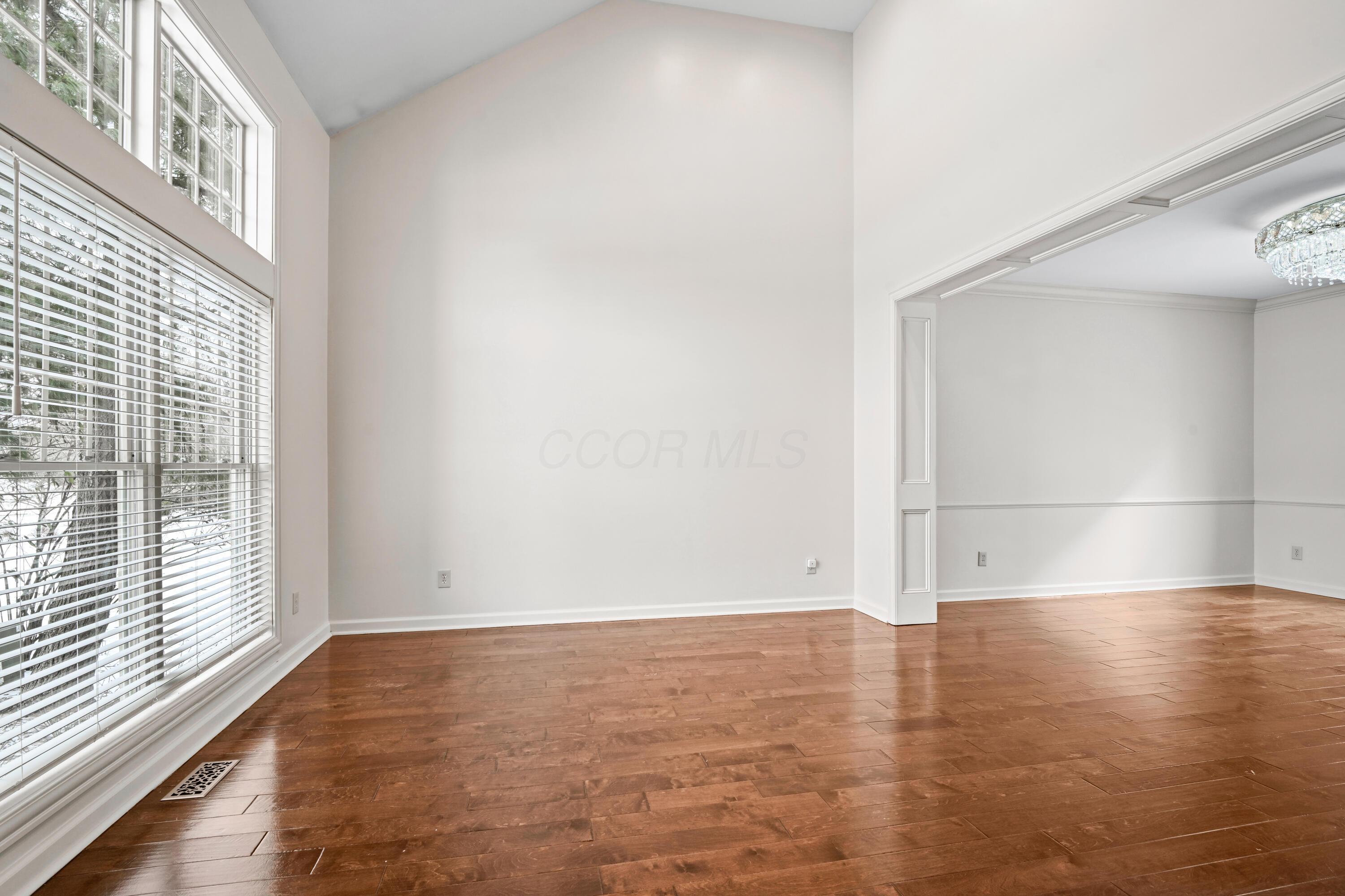 5194 Augusta Drive Property Photo 5