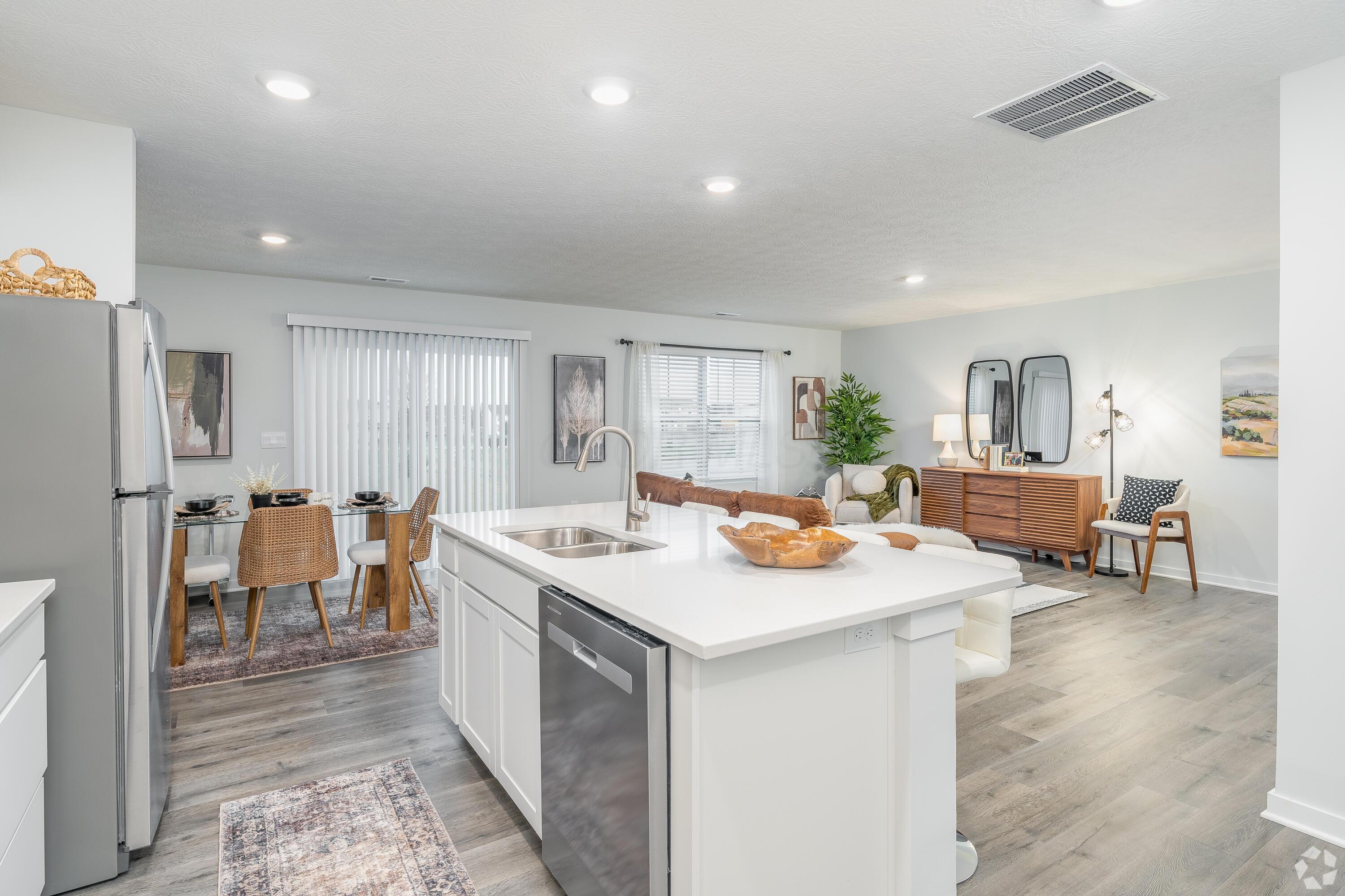 976 Capriconus Drive Property Photo 4
