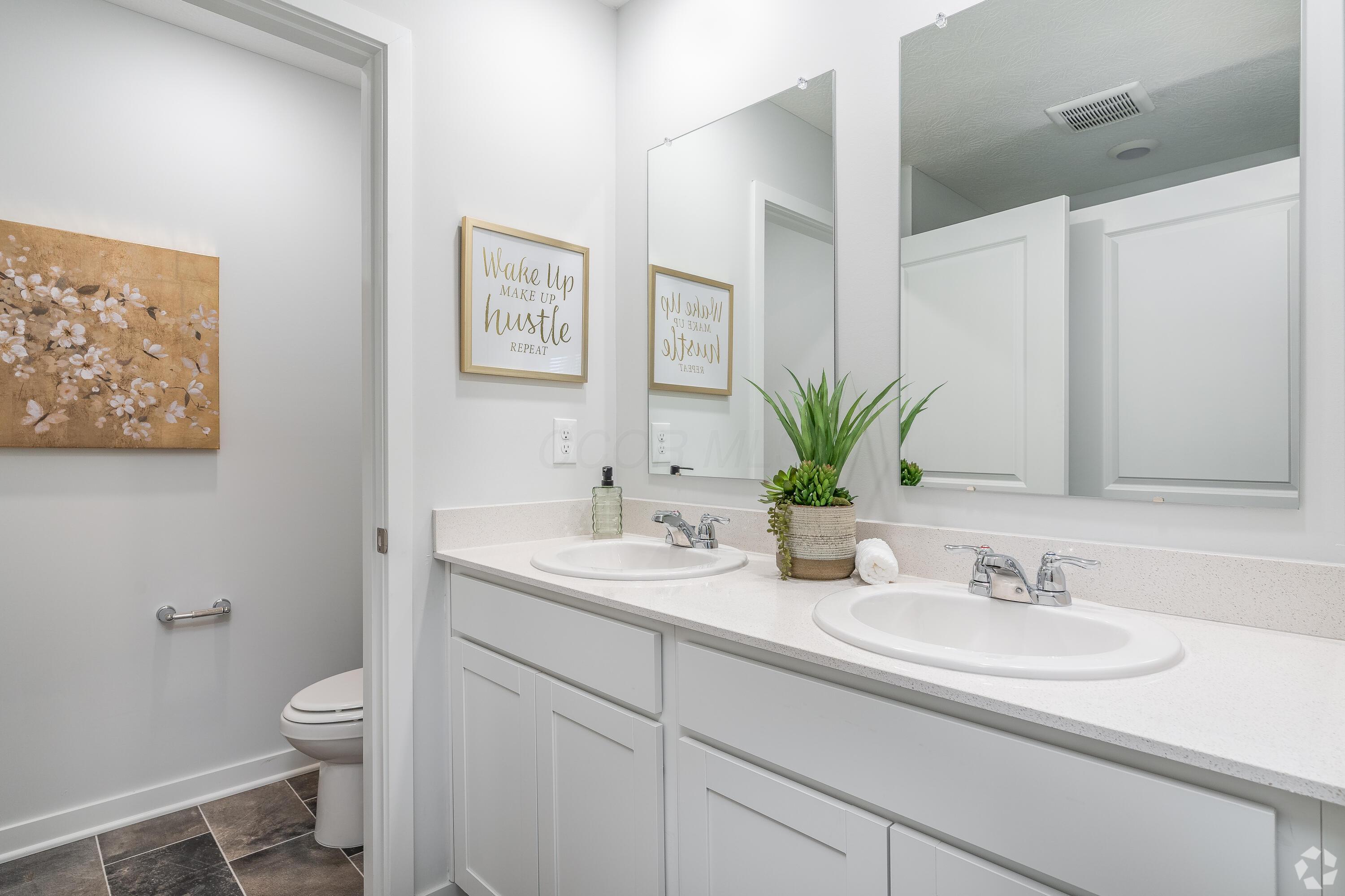 976 Capriconus Drive Property Photo 8