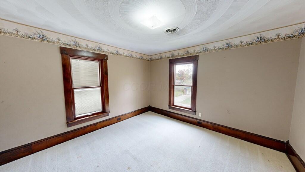 140 E Main Street Property Photo 21