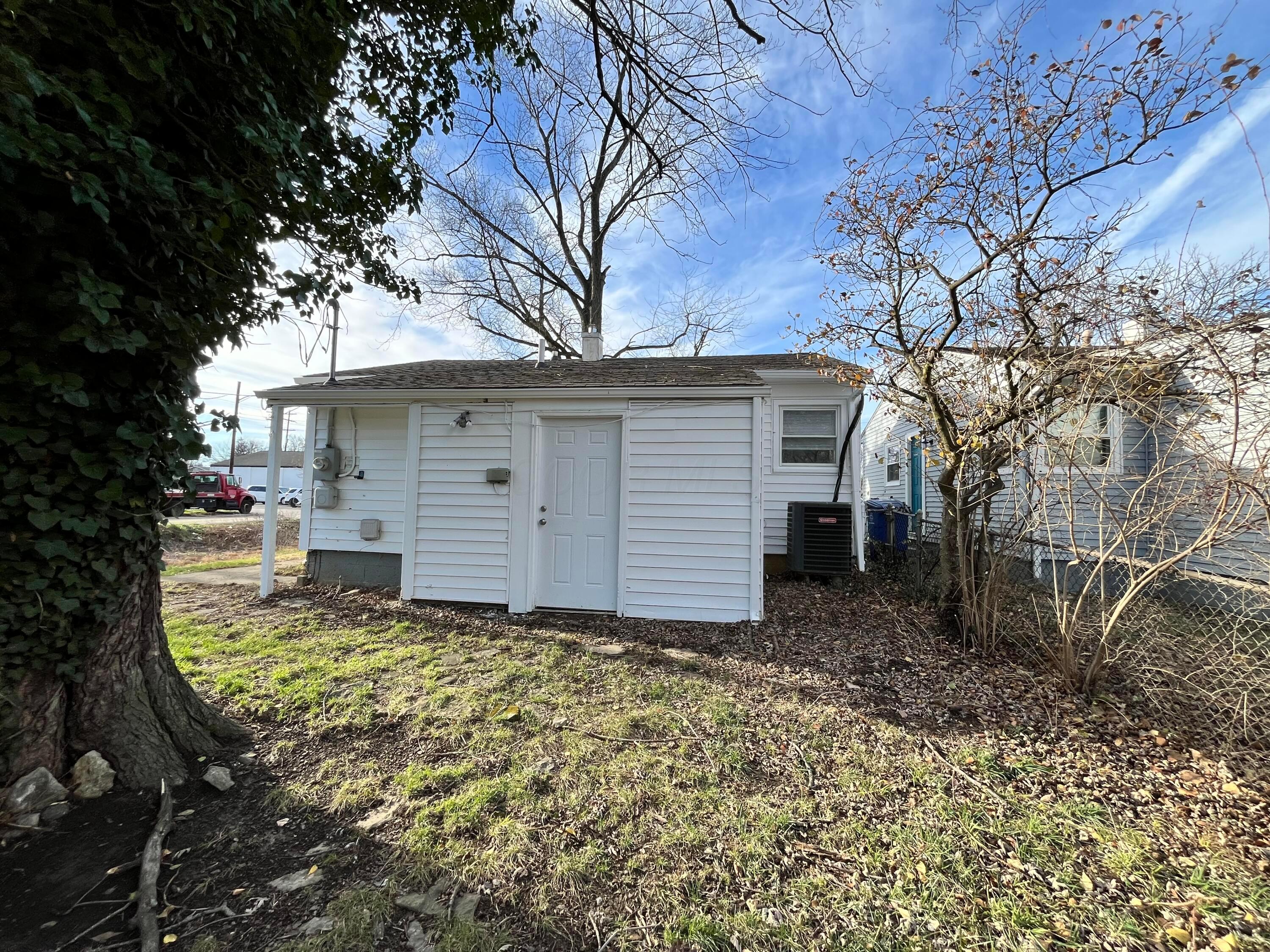 2294 Bancroft Street Property Photo 14