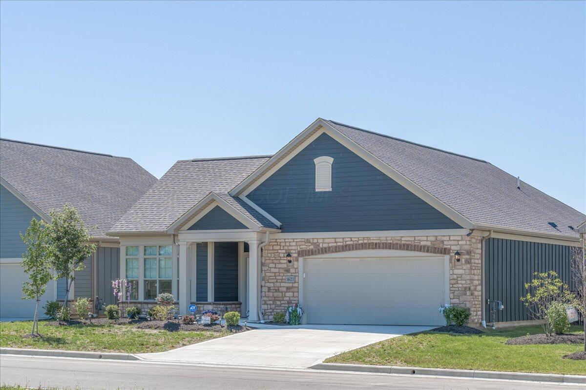 1621 E Waterside Drive Property Photo 4