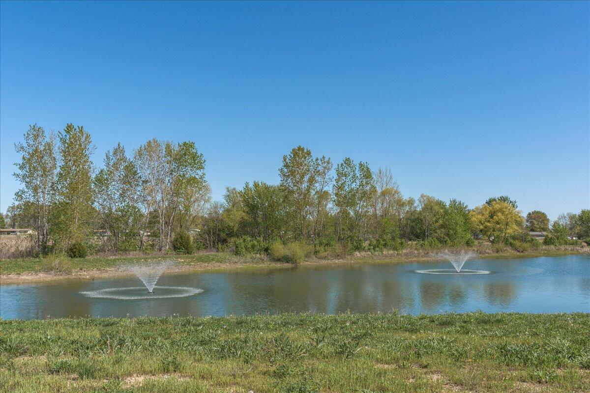 1621 E Waterside Drive Property Photo 6