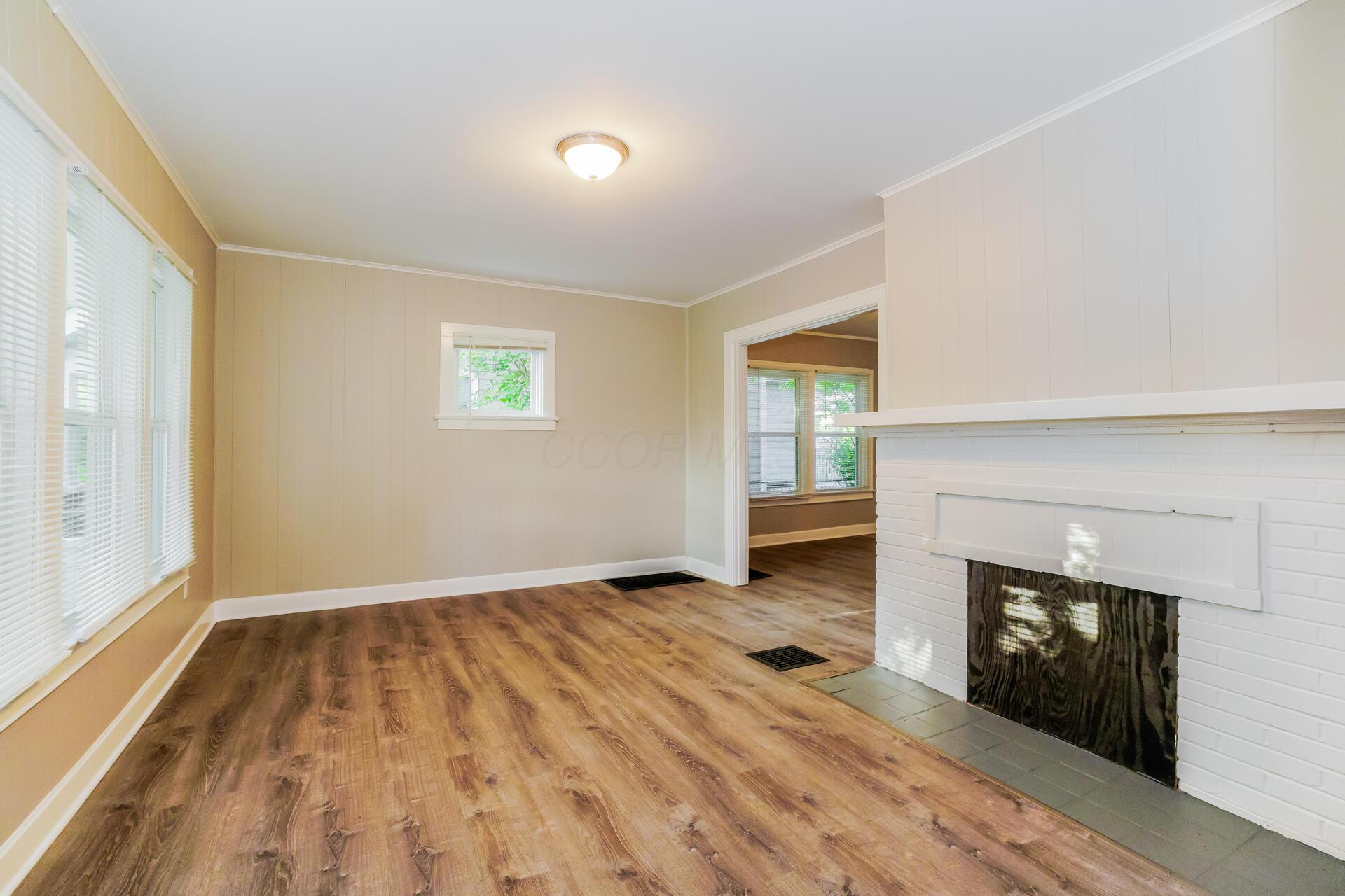 221 Columbian Avenue Property Photo 4