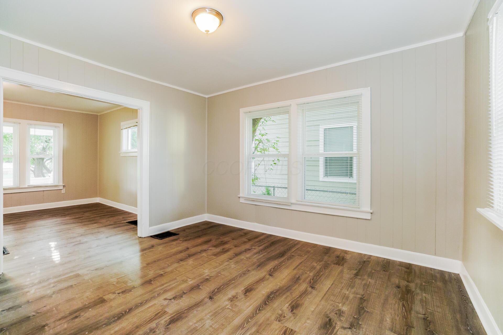 221 Columbian Avenue Property Photo 6