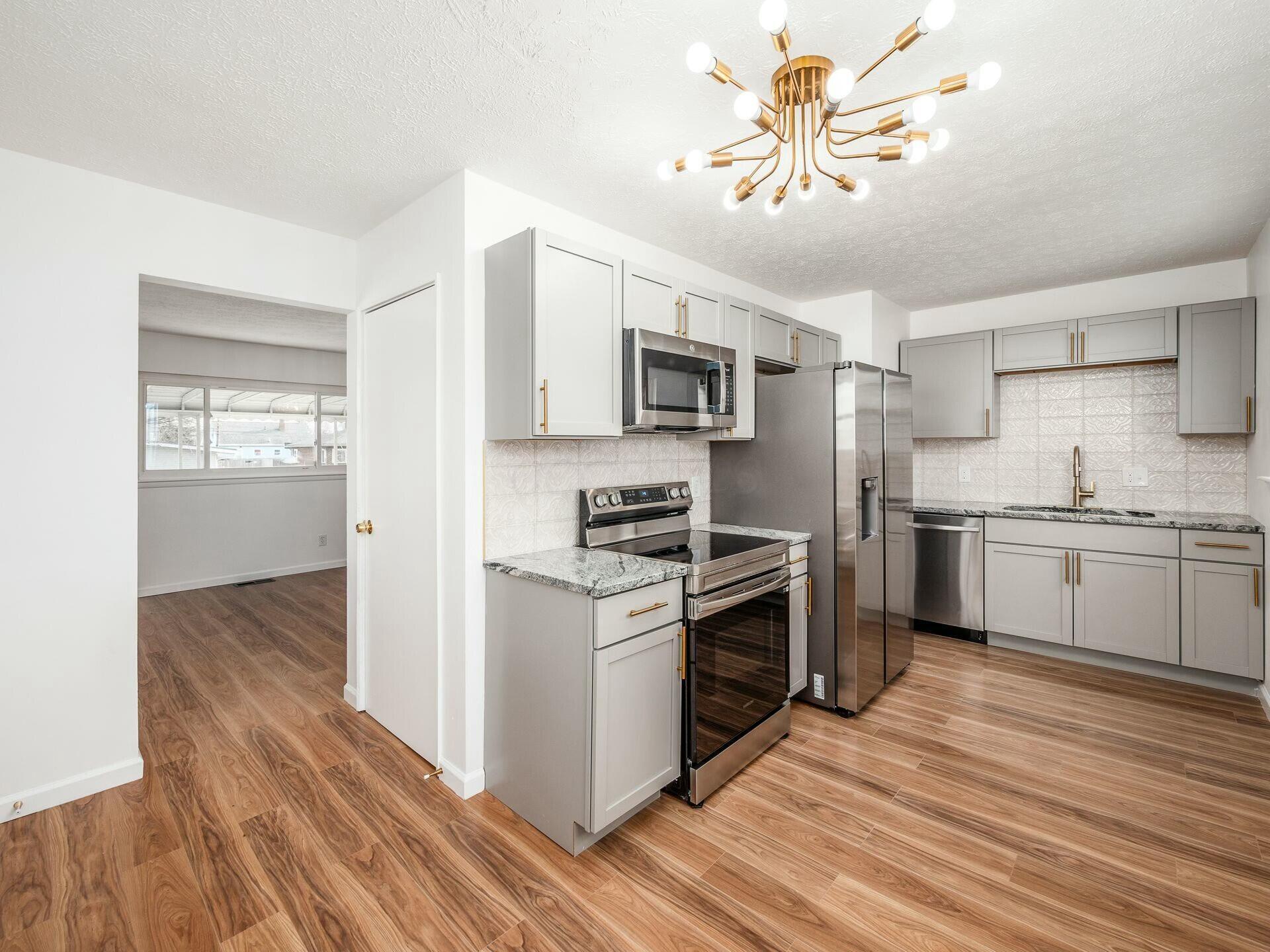 633 Scriven Avenue Property Photo 14