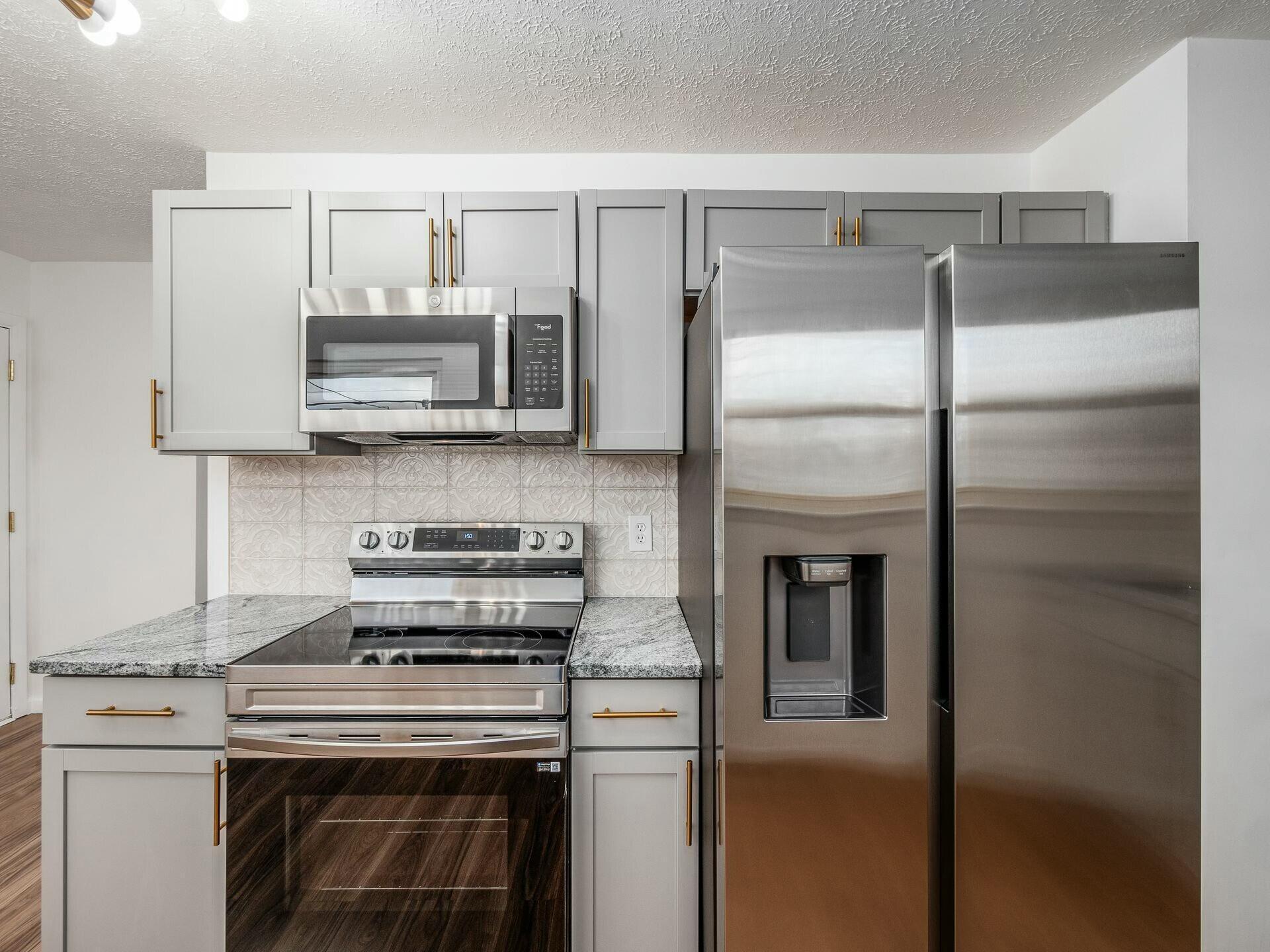 633 Scriven Avenue Property Photo 17