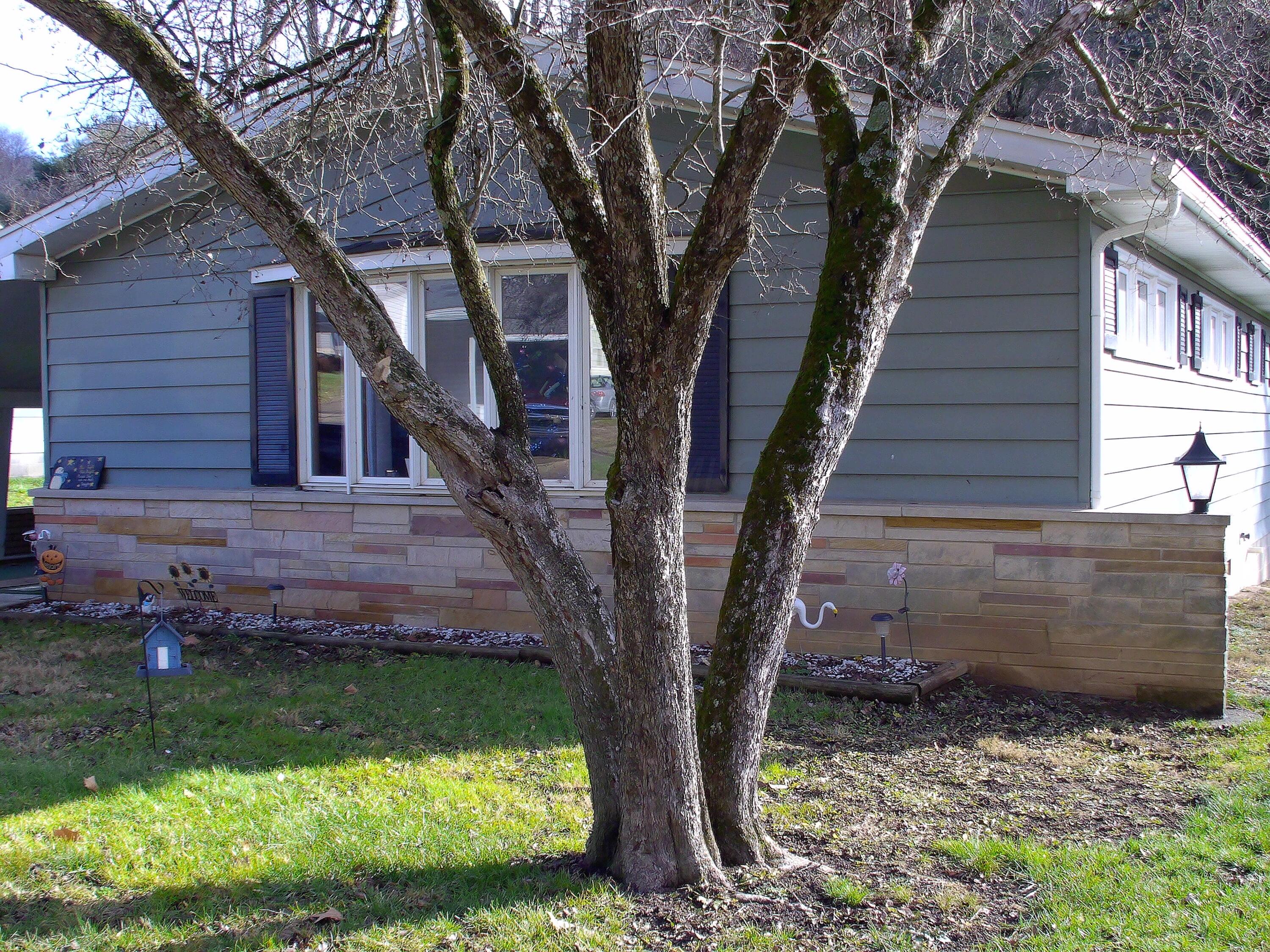 100 Saint Charles Street Property Photo