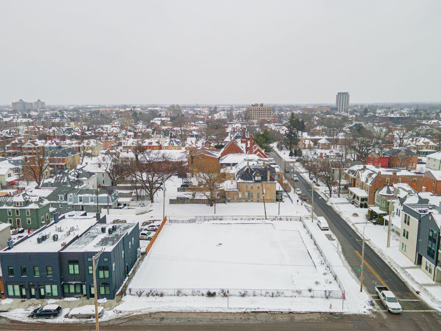 1258 E Oak Street Property Photo 3