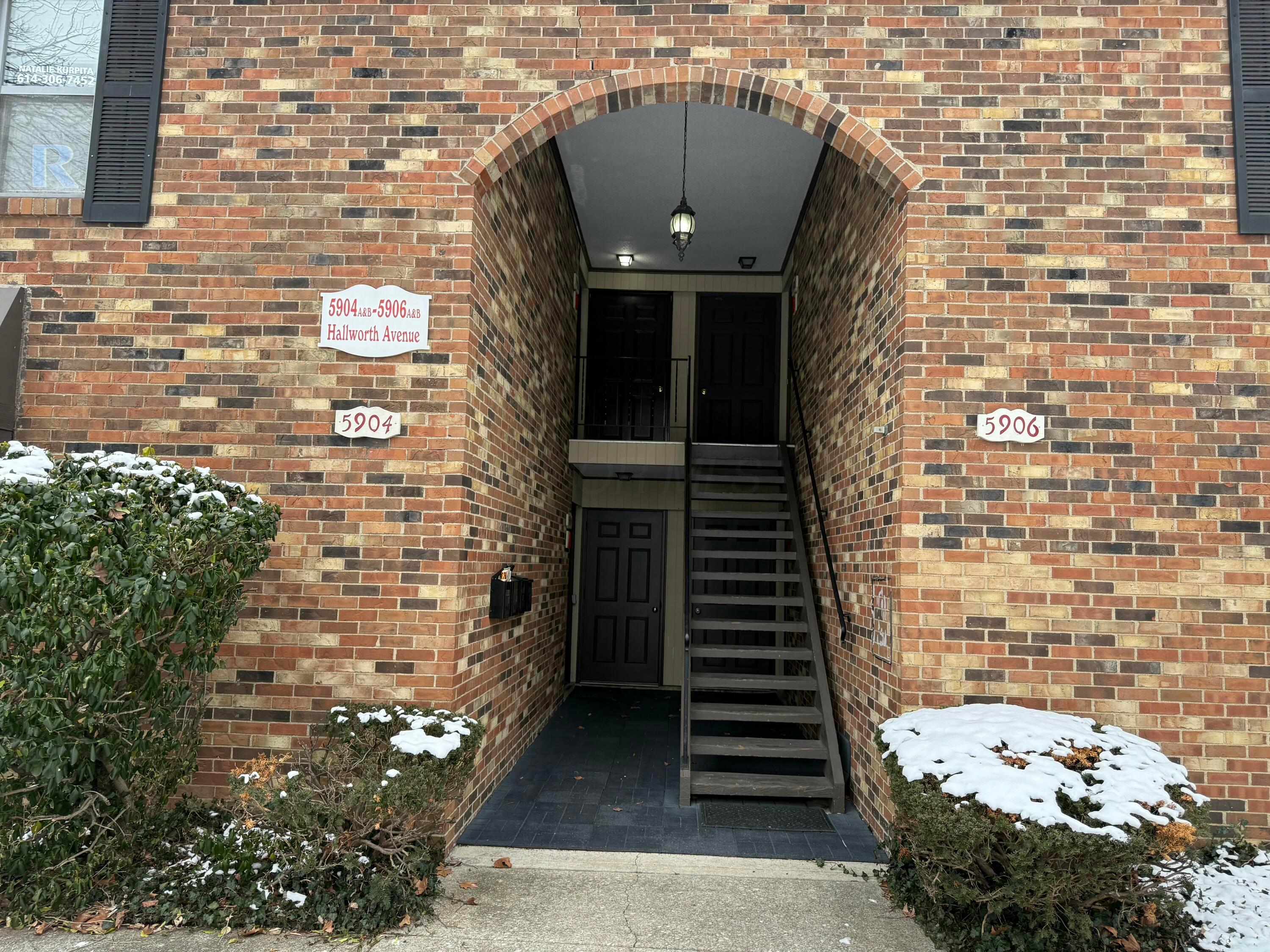5904 Hallworth Avenue, B Property Photo 1