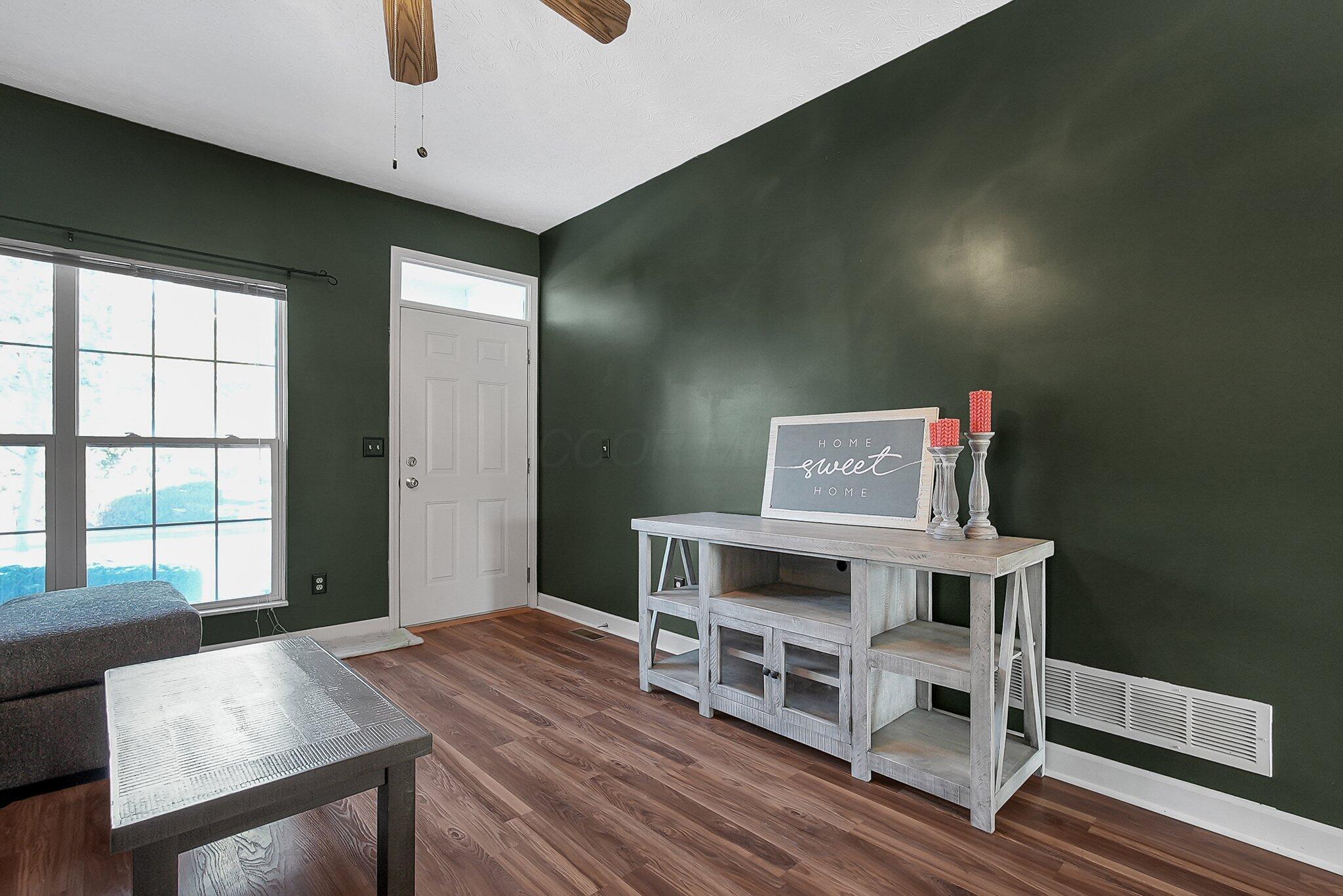 5877 Scioto Hill Lane Property Photo 4