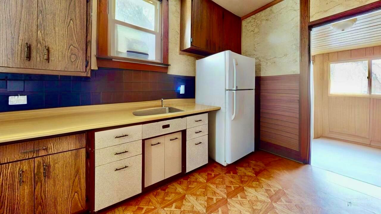 615 E Oakwood Avenue Property Photo 9