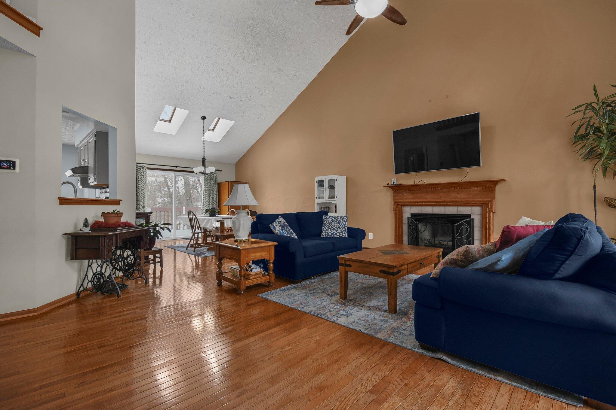 5417 Wolf Run Drive Property Photo 3