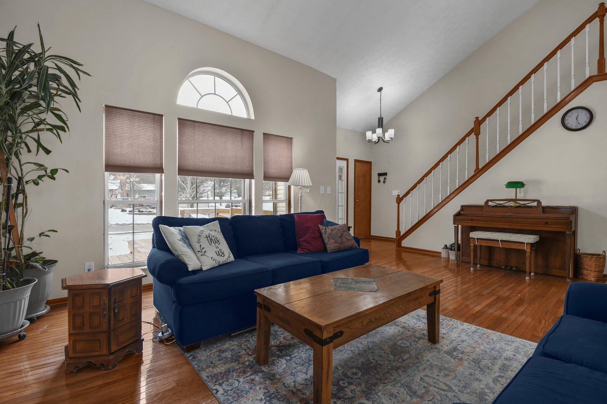 5417 Wolf Run Drive Property Photo 4