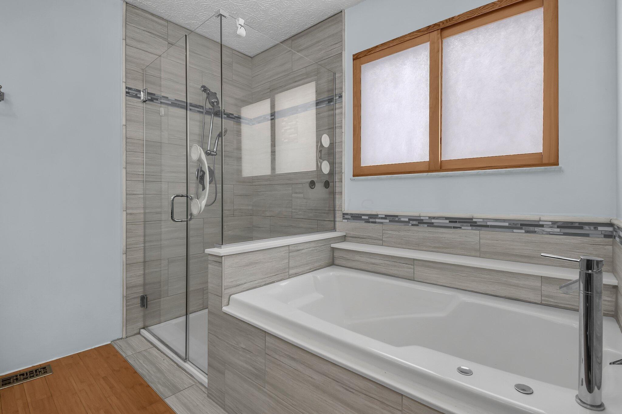 5417 Wolf Run Drive Property Photo 16