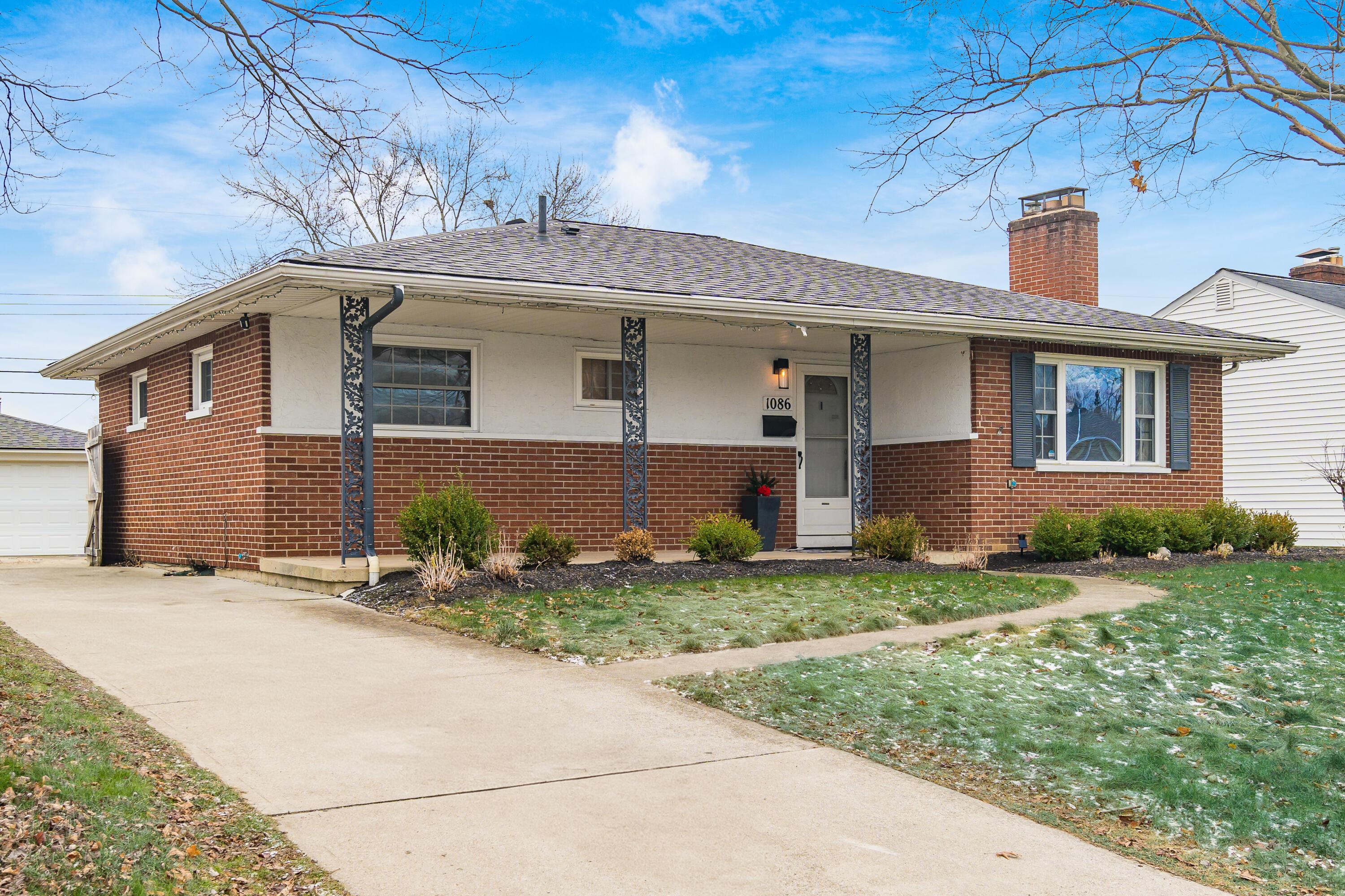 1086 Wiltshire Road Property Photo 1