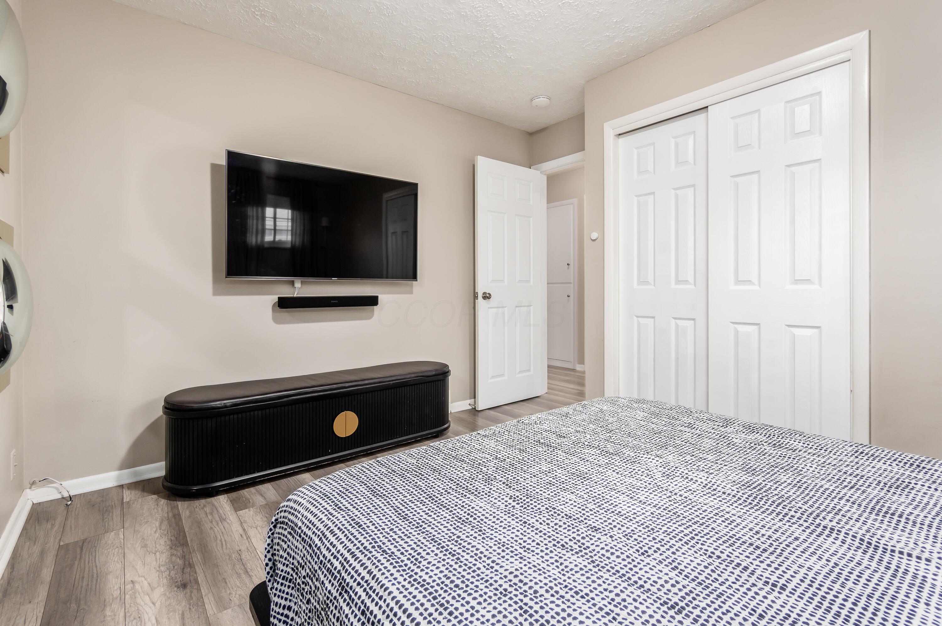 1086 Wiltshire Road Property Photo 24