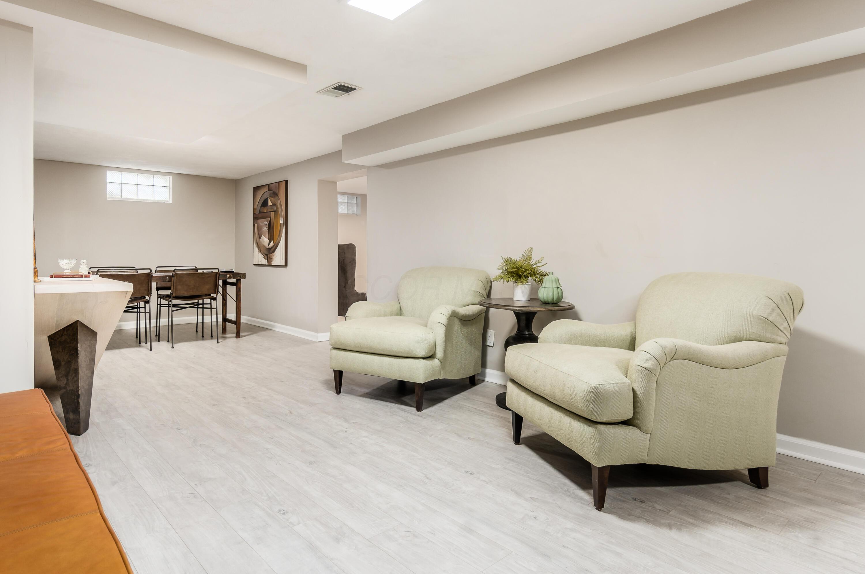 1086 Wiltshire Road Property Photo 32