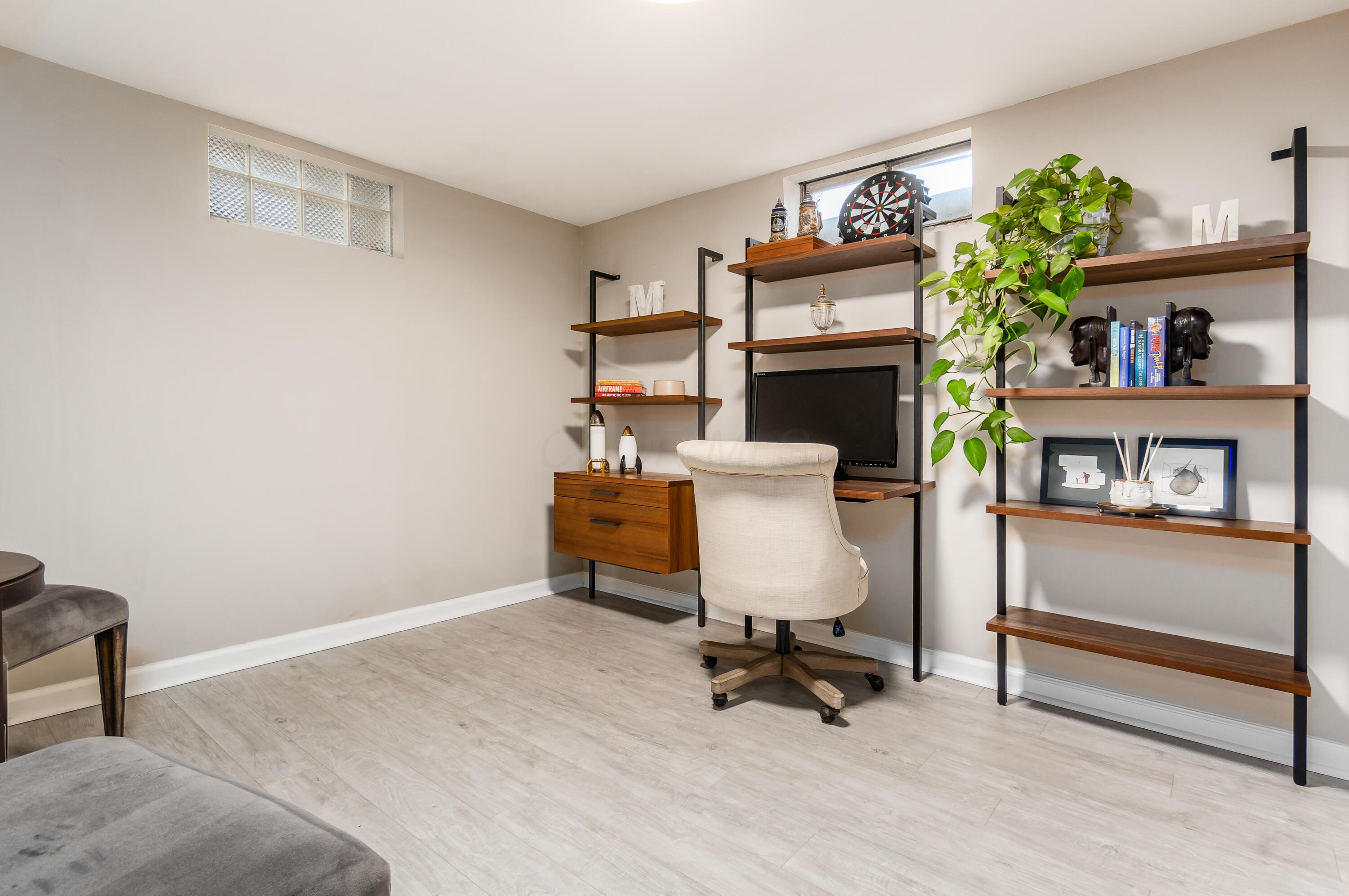 1086 Wiltshire Road Property Photo 37