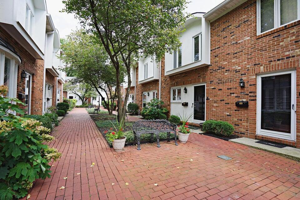 108 E Dublin Granville Road, F Property Photo 12