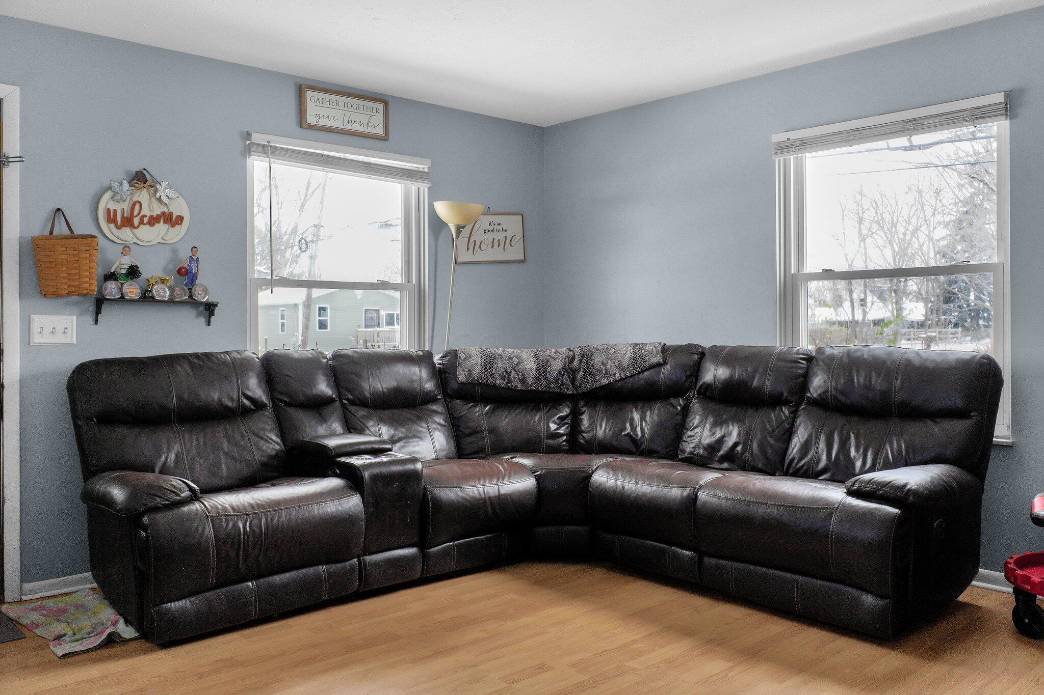 3730 S Champion Avenue Property Photo 8