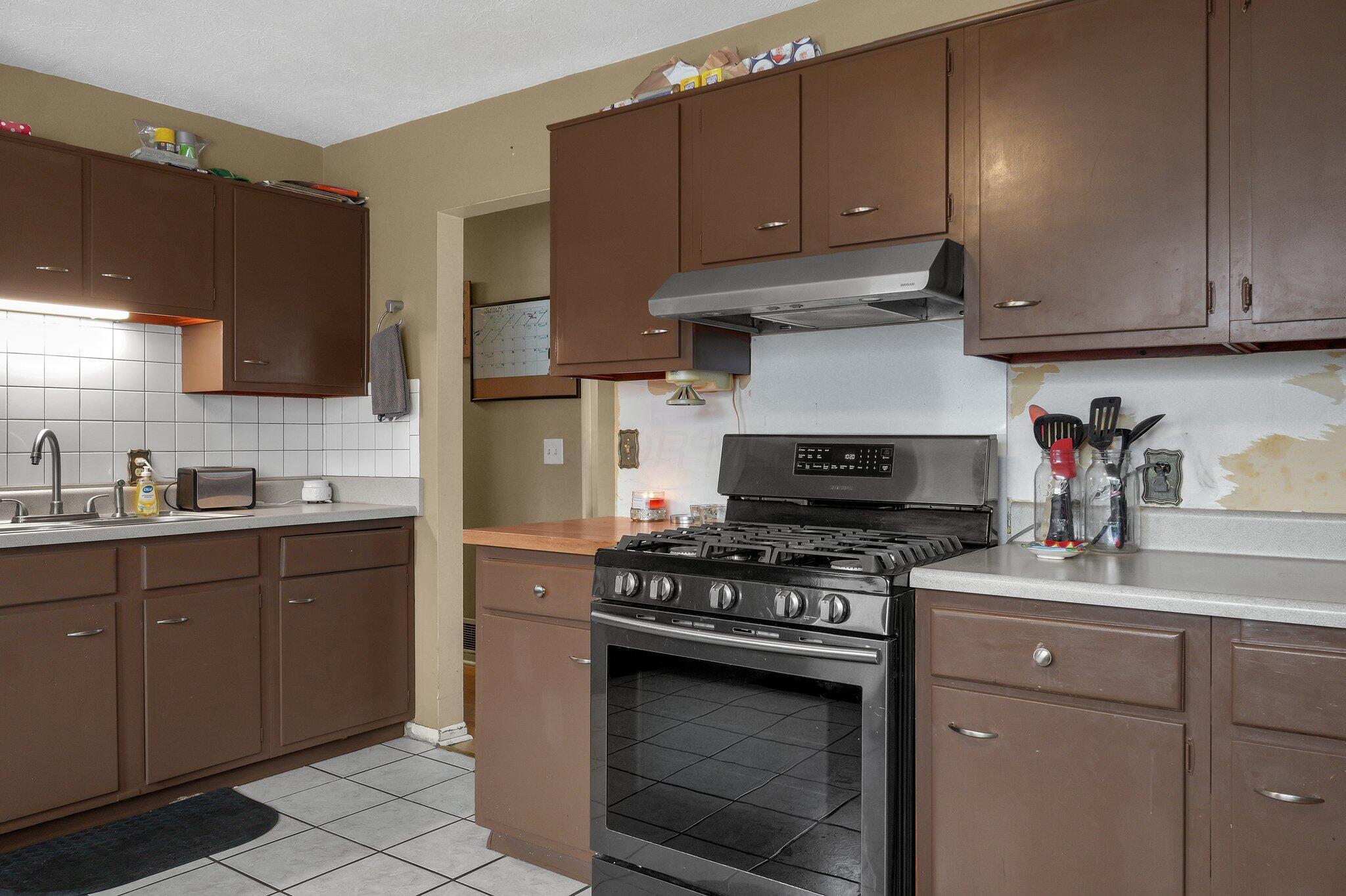 3730 S Champion Avenue Property Photo 10