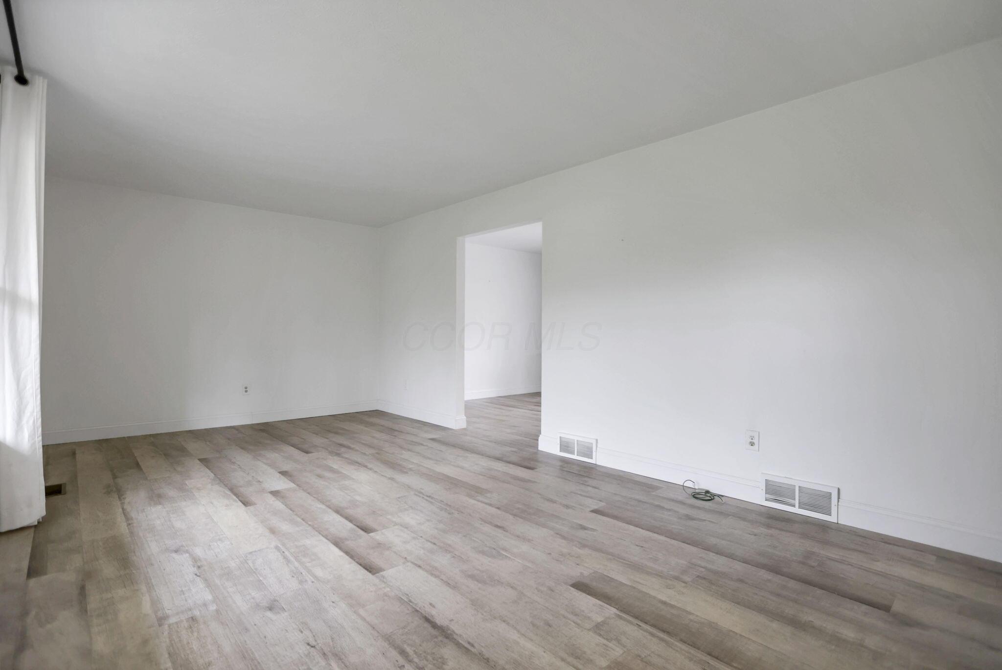 1160 Pembroke Road Property Photo 6