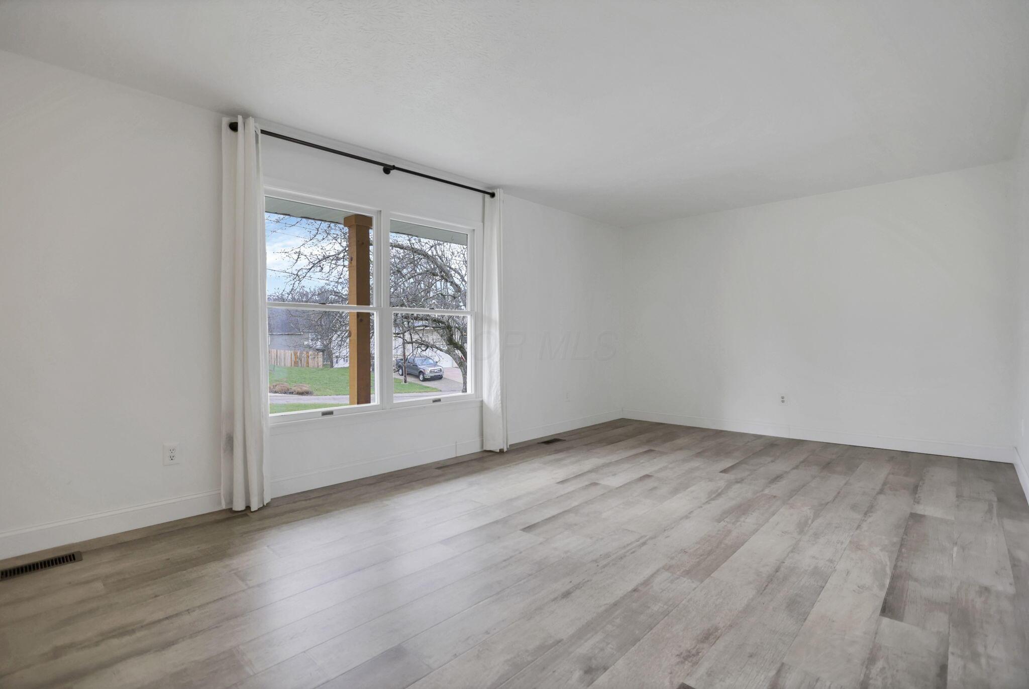 1160 Pembroke Road Property Photo 7