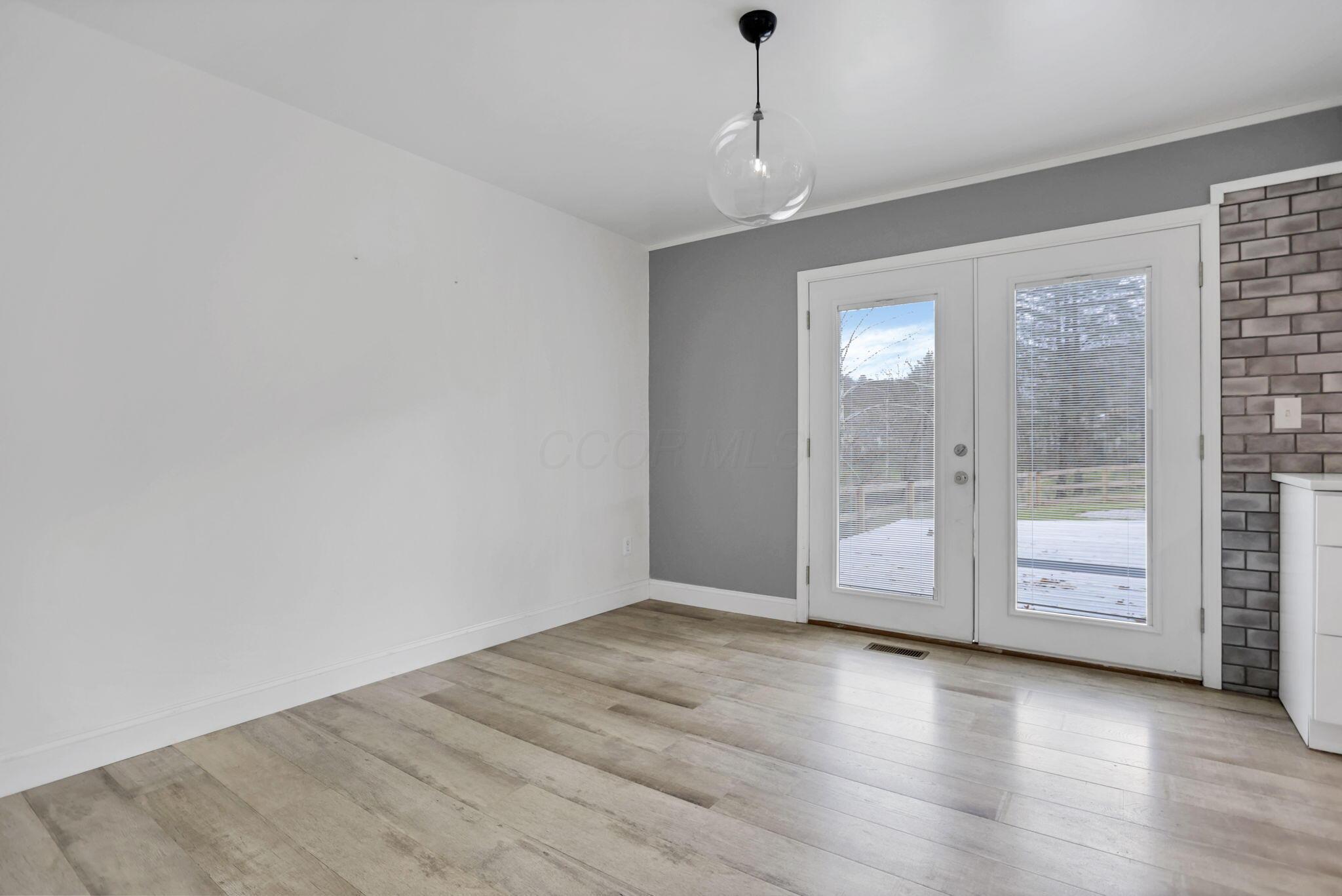 1160 Pembroke Road Property Photo 10