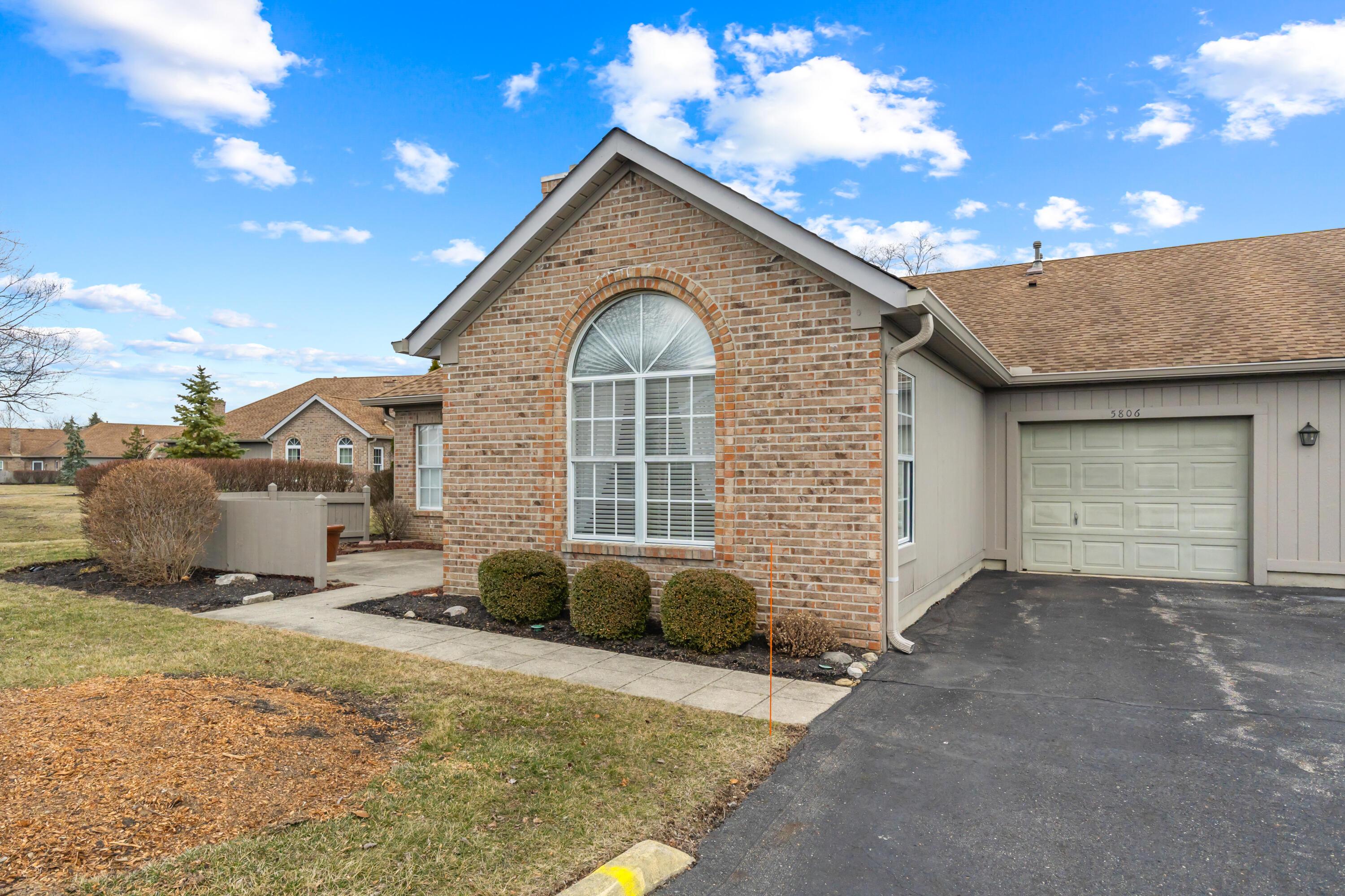 5806 Willow Lake Drive Property Photo 3