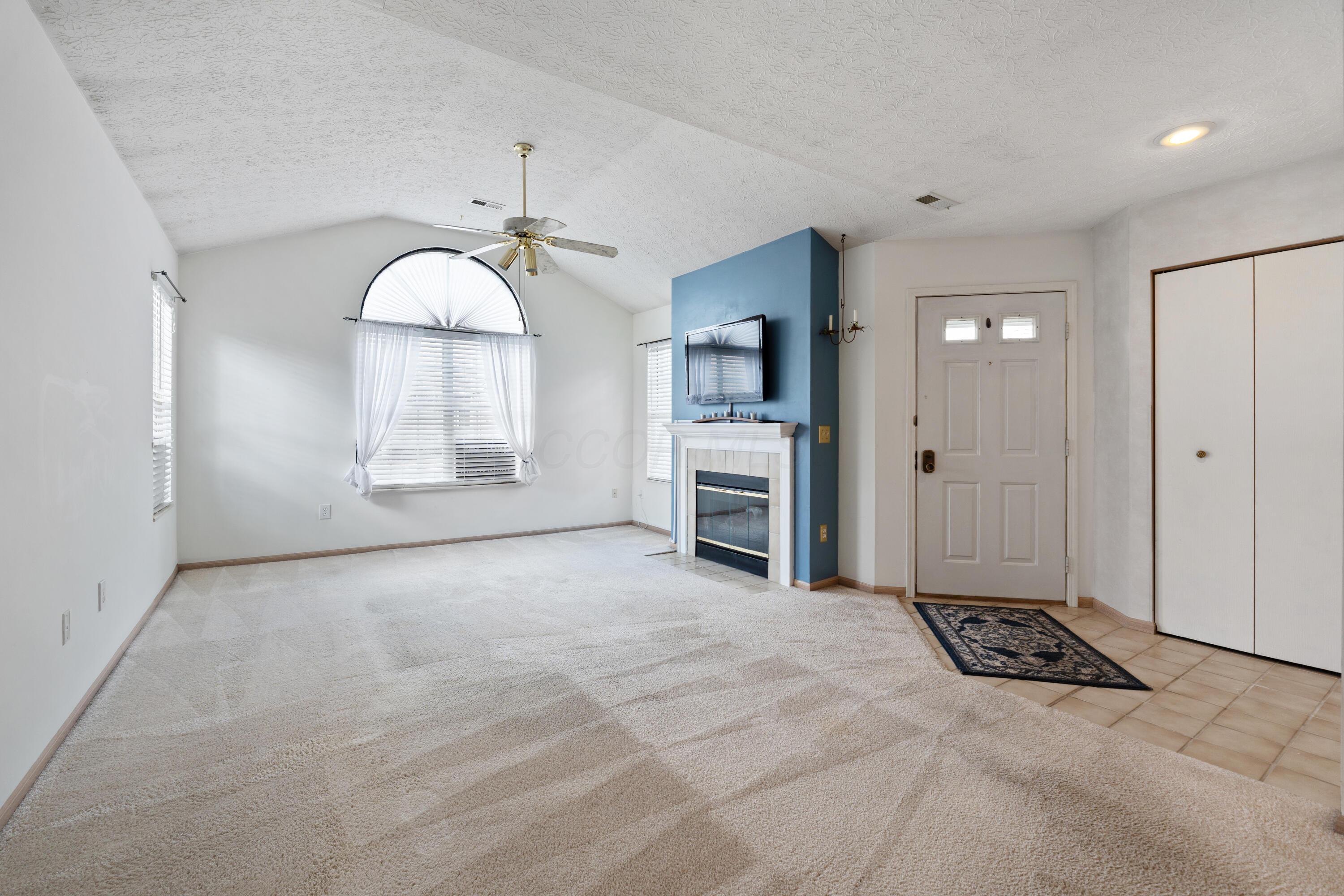 5806 Willow Lake Drive Property Photo 4