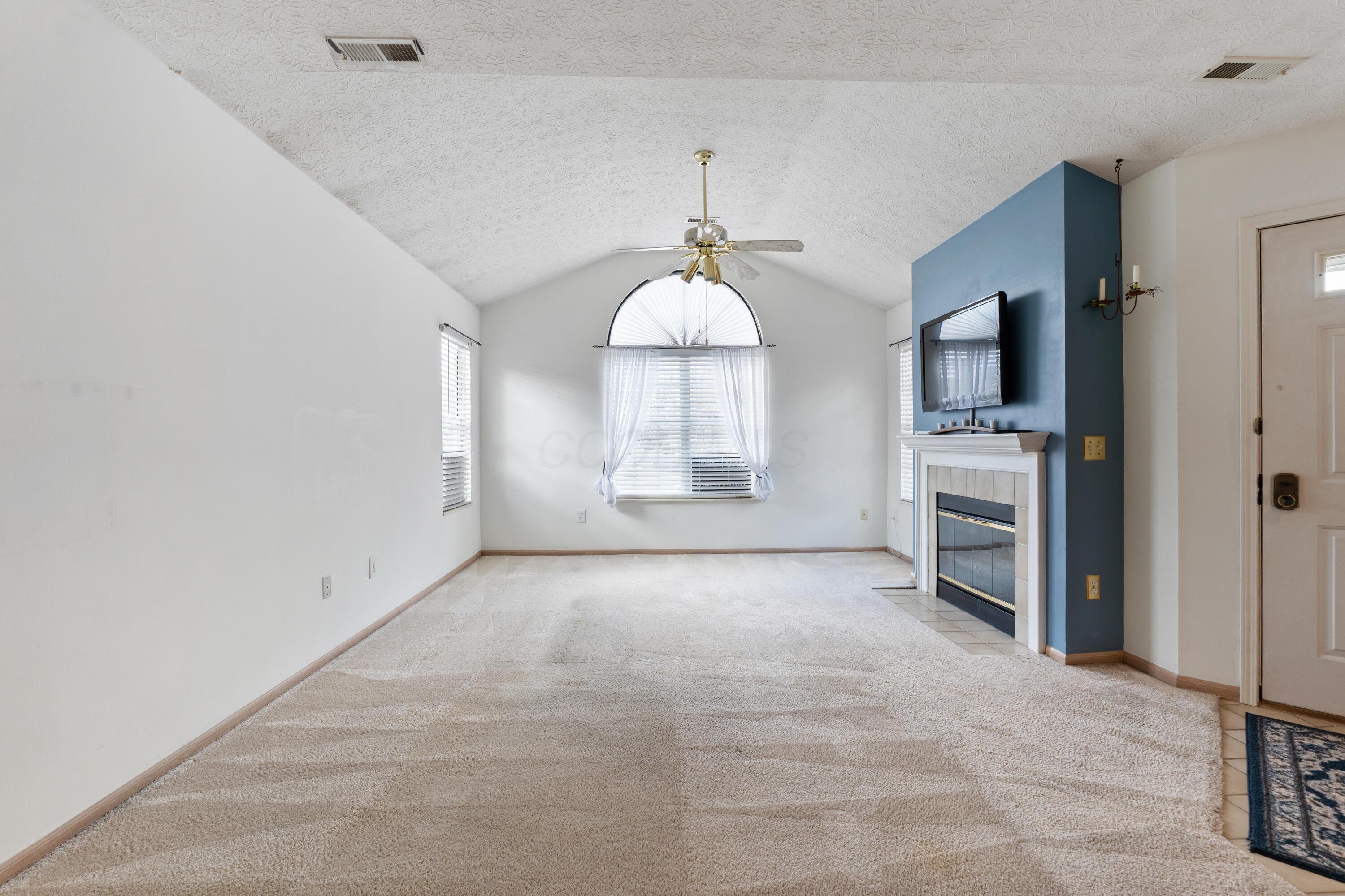 5806 Willow Lake Drive Property Photo 5