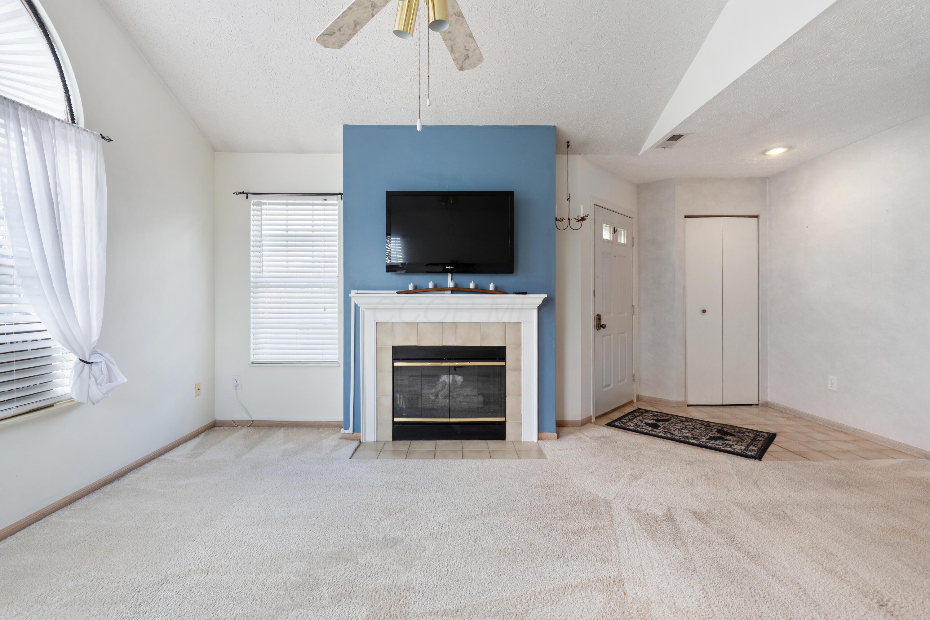 5806 Willow Lake Drive Property Photo 7