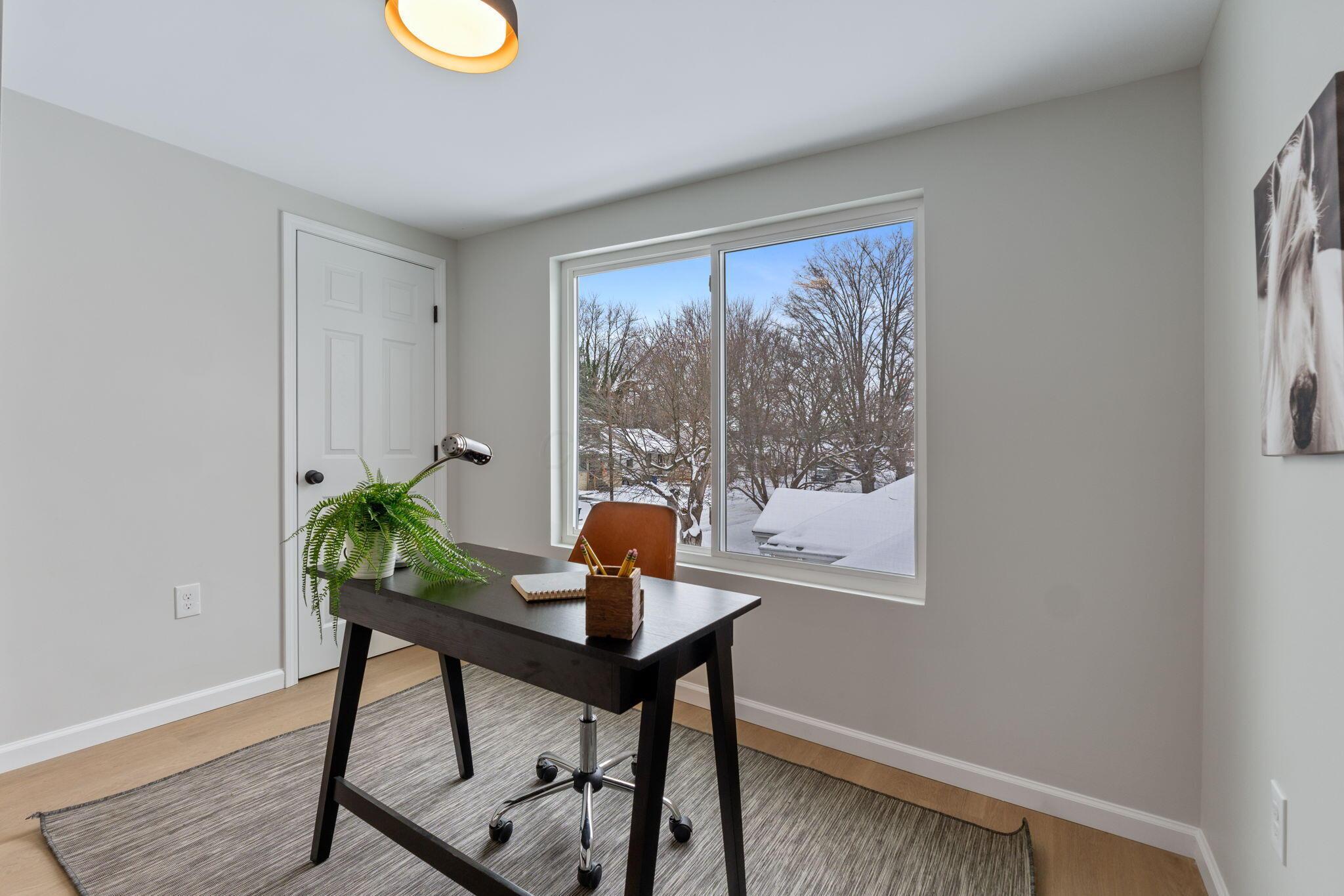 1766 E Kenworth Road Property Photo 27