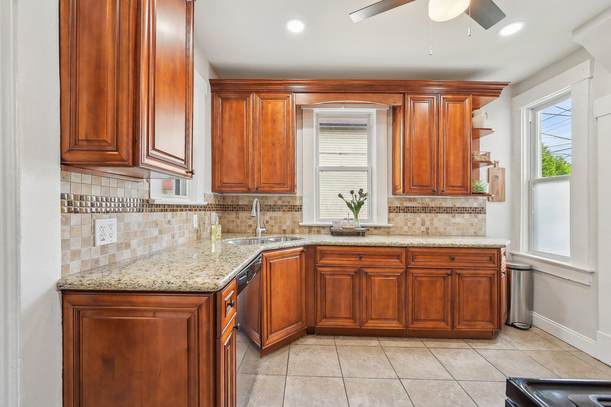 480 Siebert Street Property Photo 15