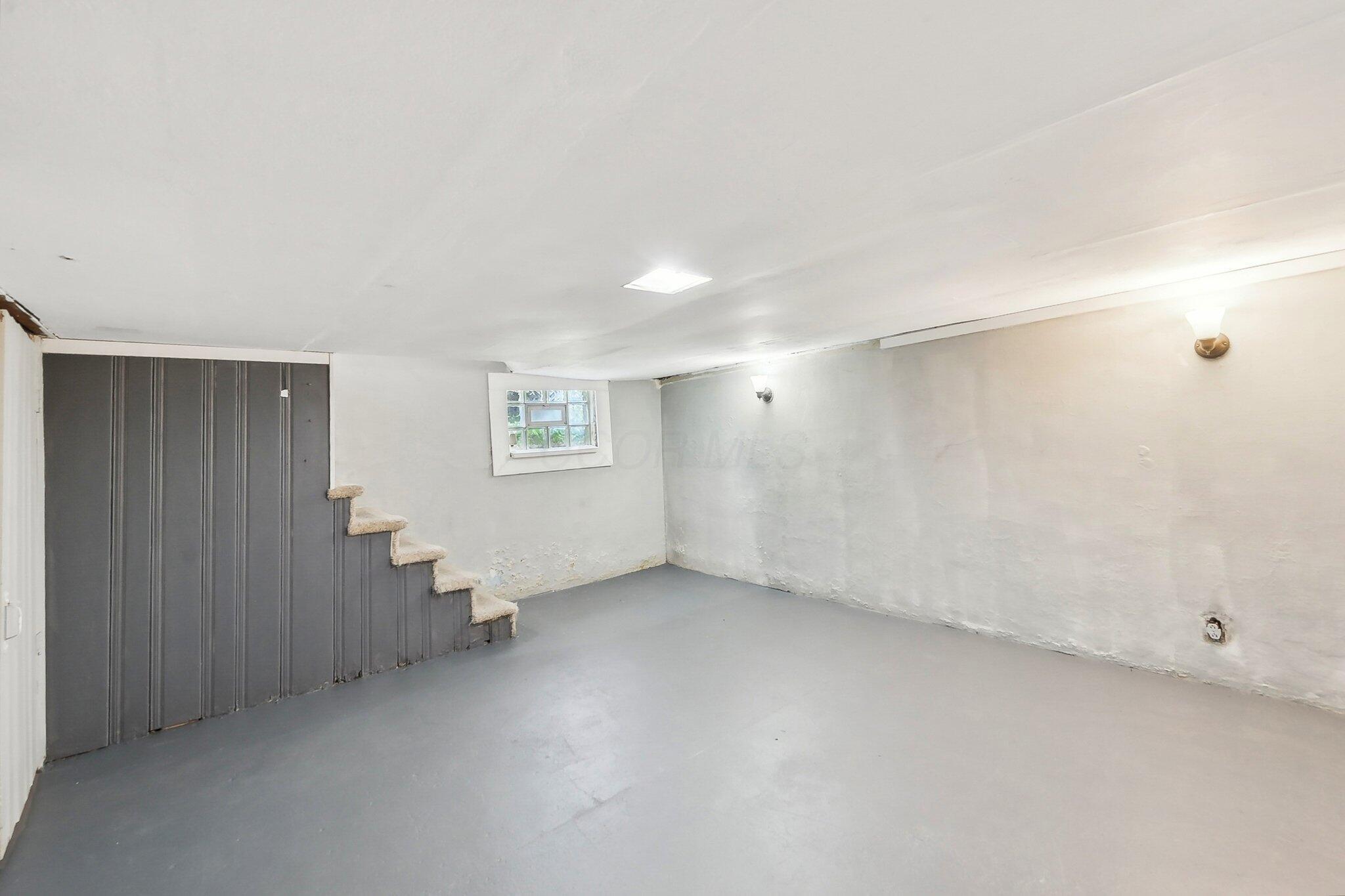 480 Siebert Street Property Photo 32