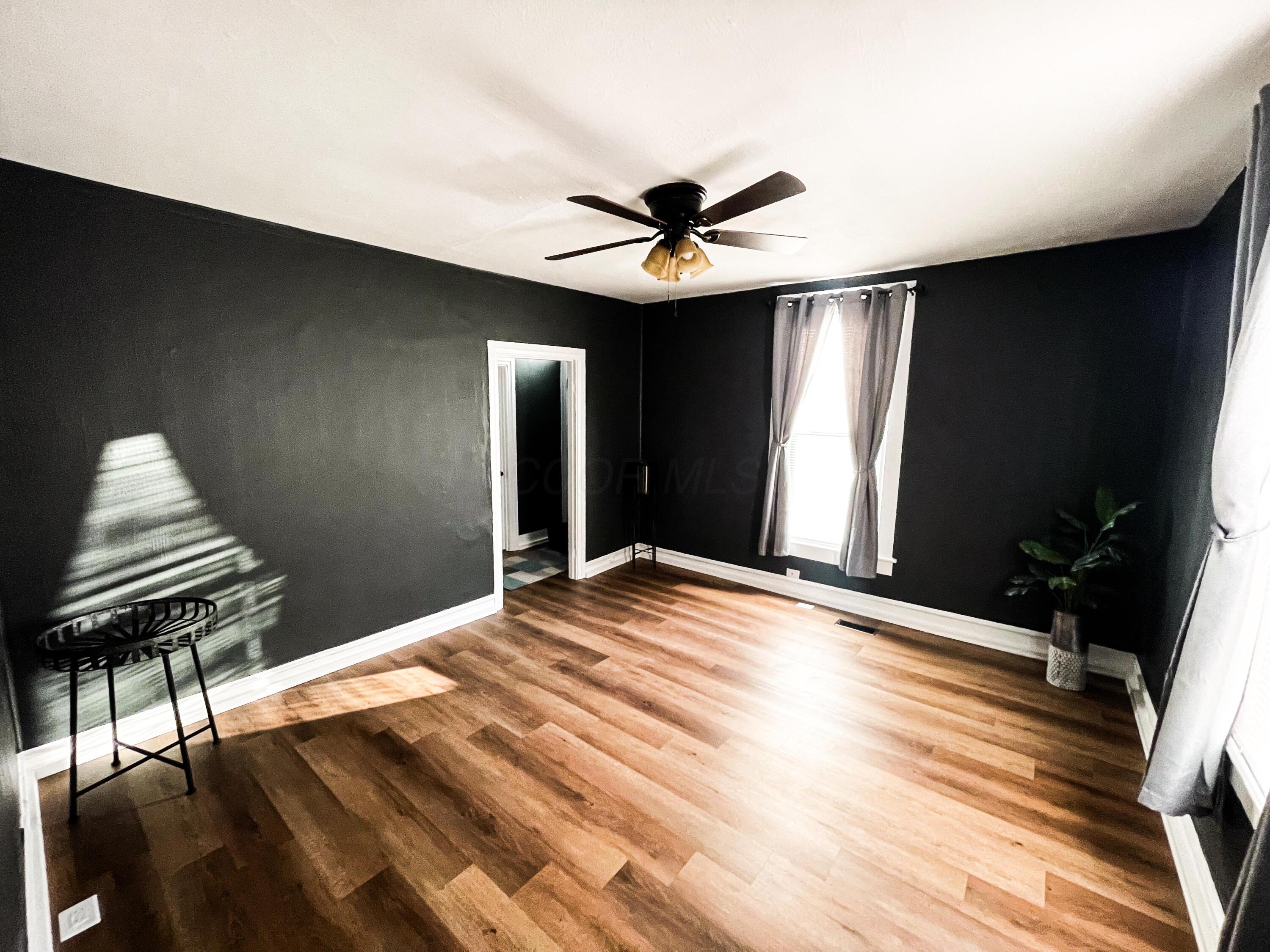 132 W Mill Street Property Photo 5