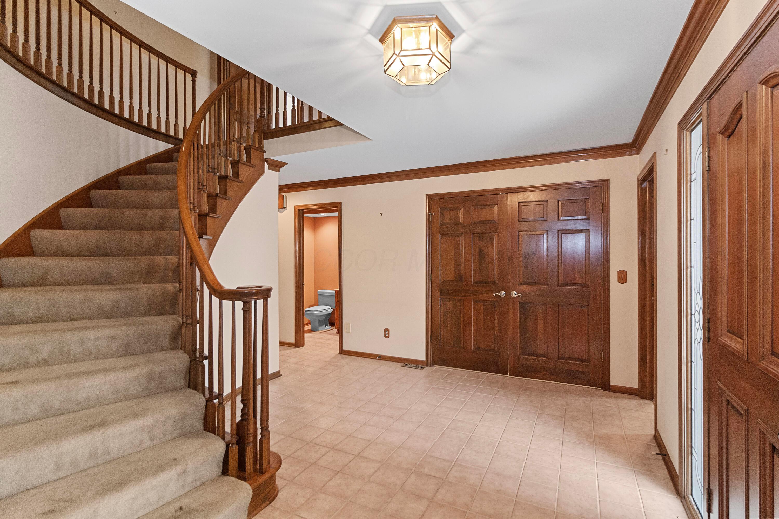 50 Valley Run Drive Property Photo 2