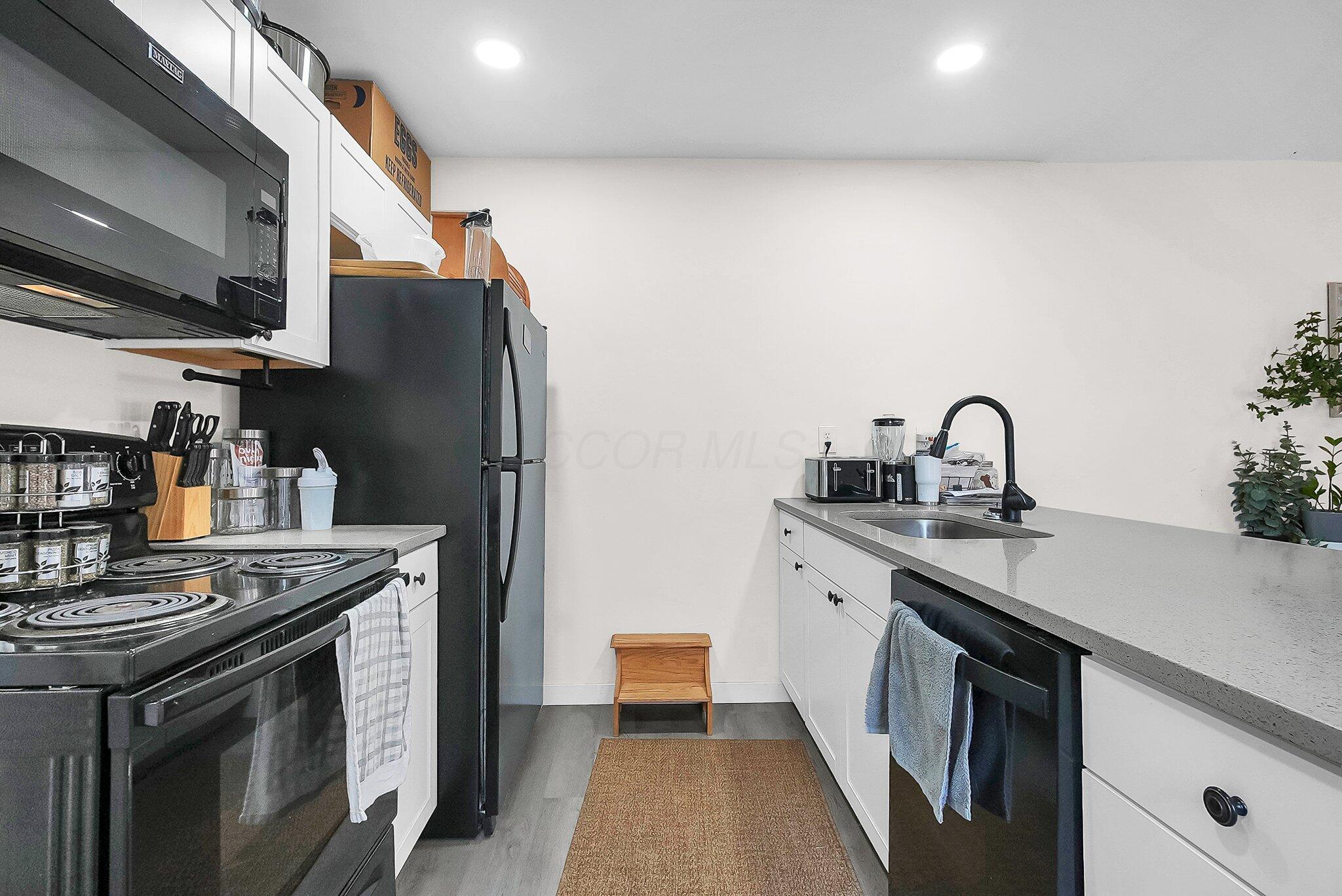 275 Hocking Avenue Property Photo 12