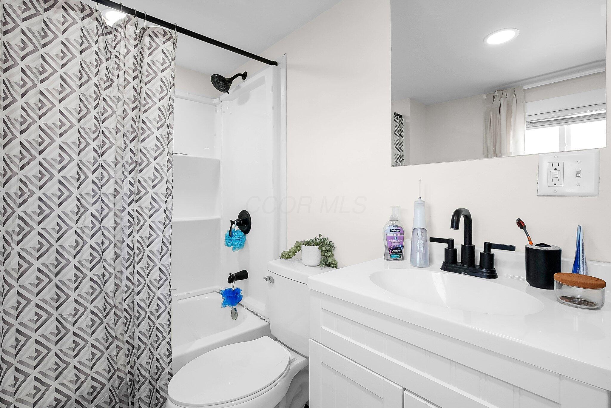 275 Hocking Avenue Property Photo 18