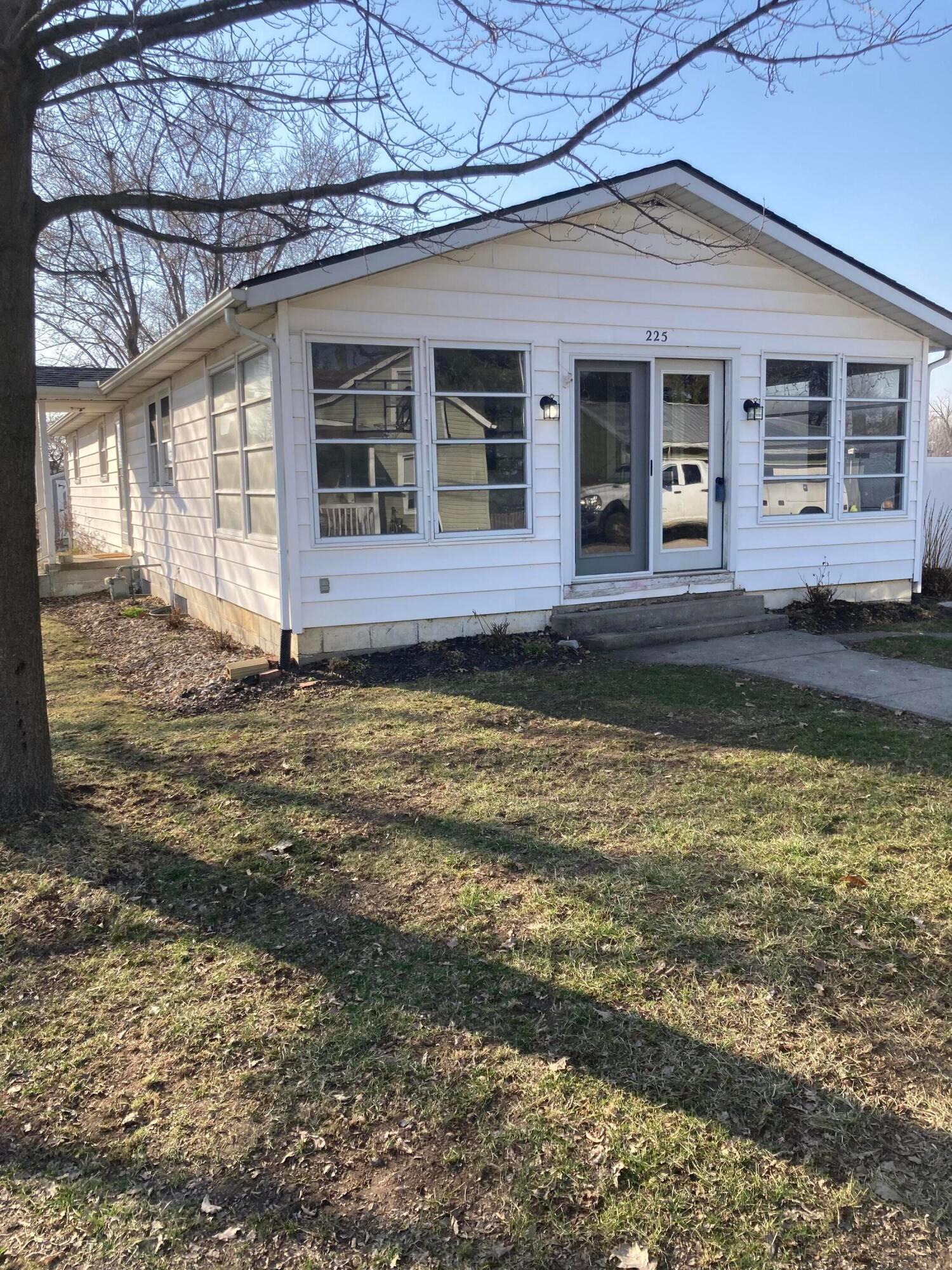 225 3rd Street Property Photo 1