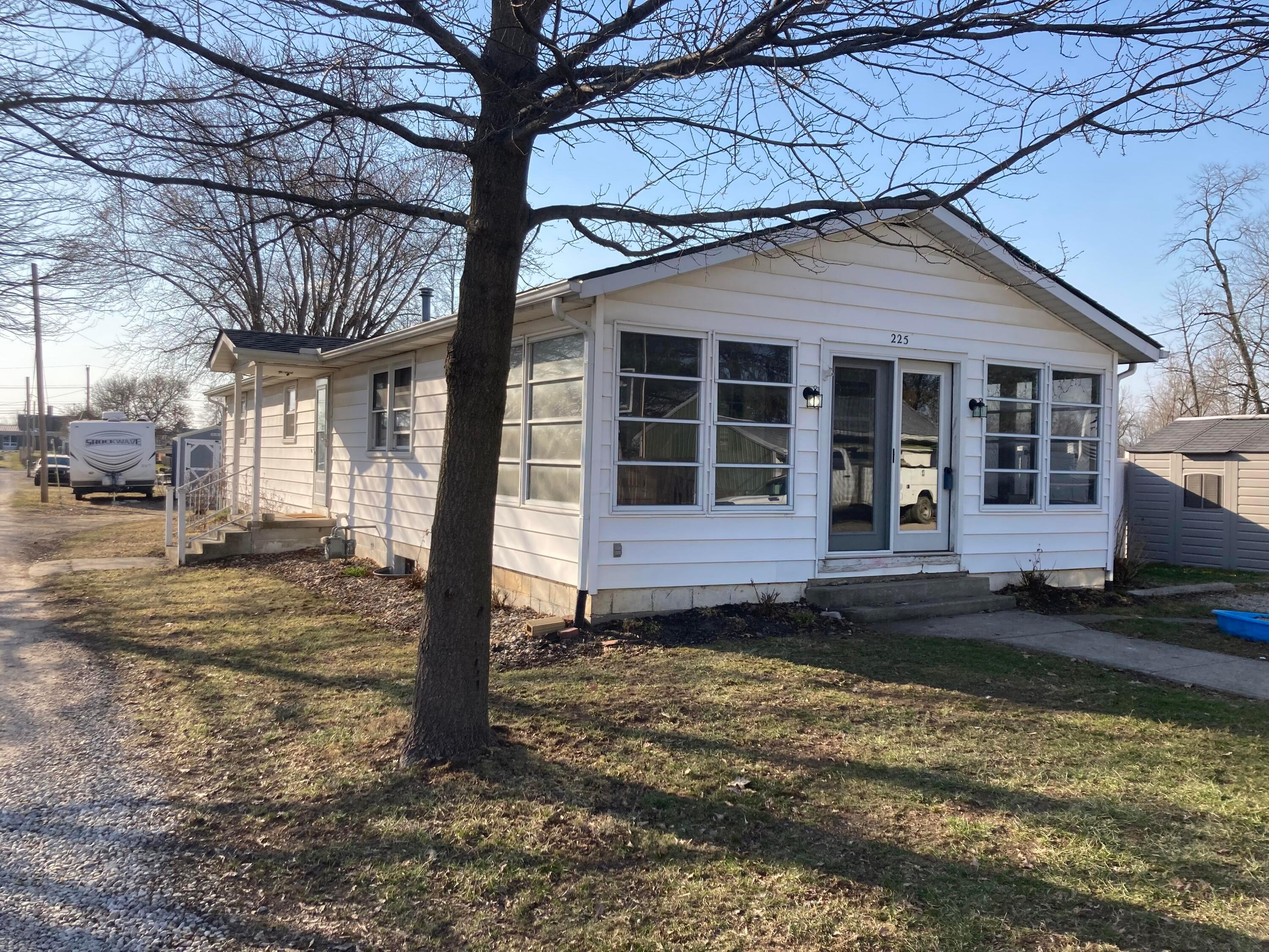 225 3rd Street Property Photo 2