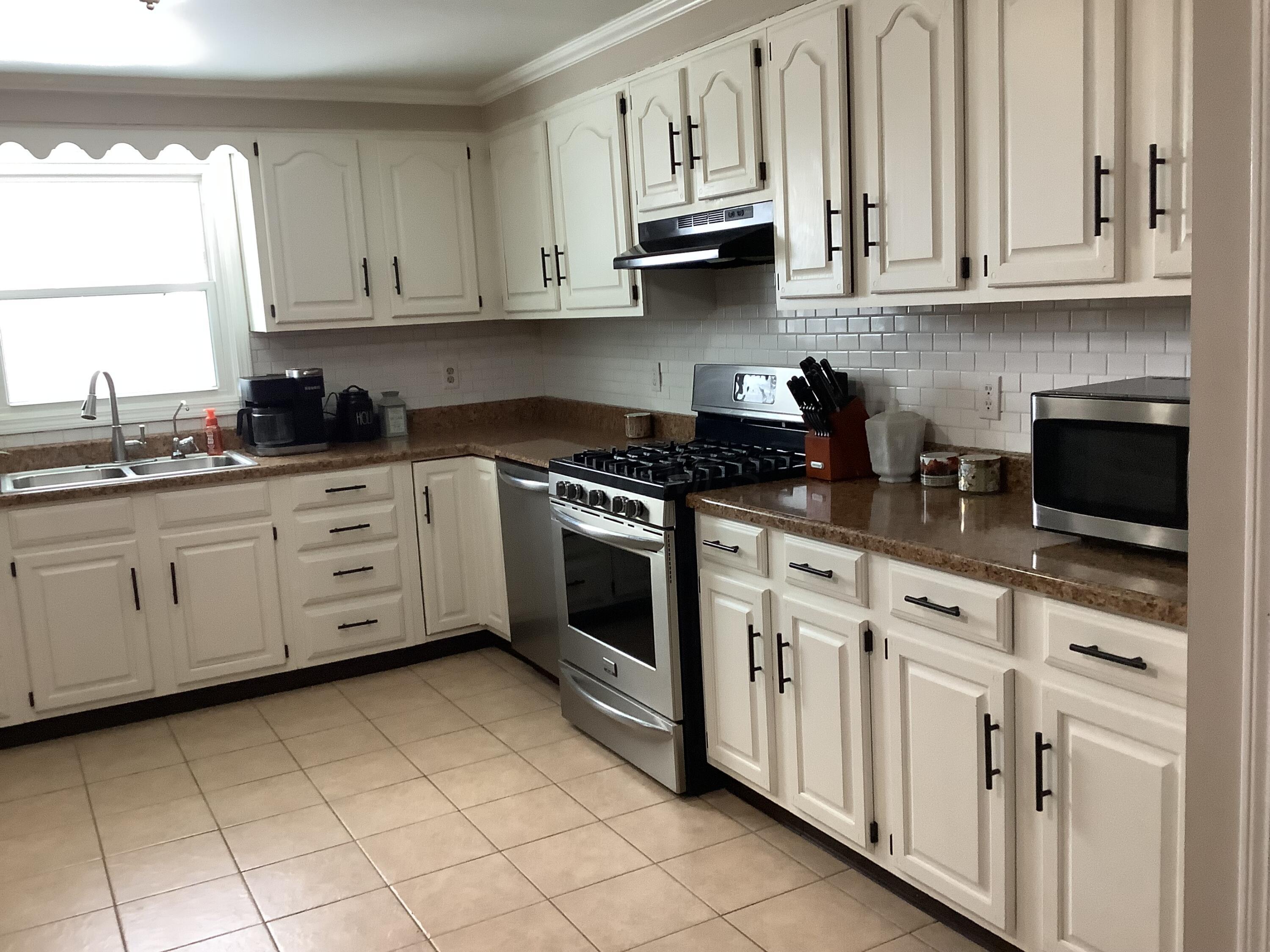 225 3rd Street Property Photo 4